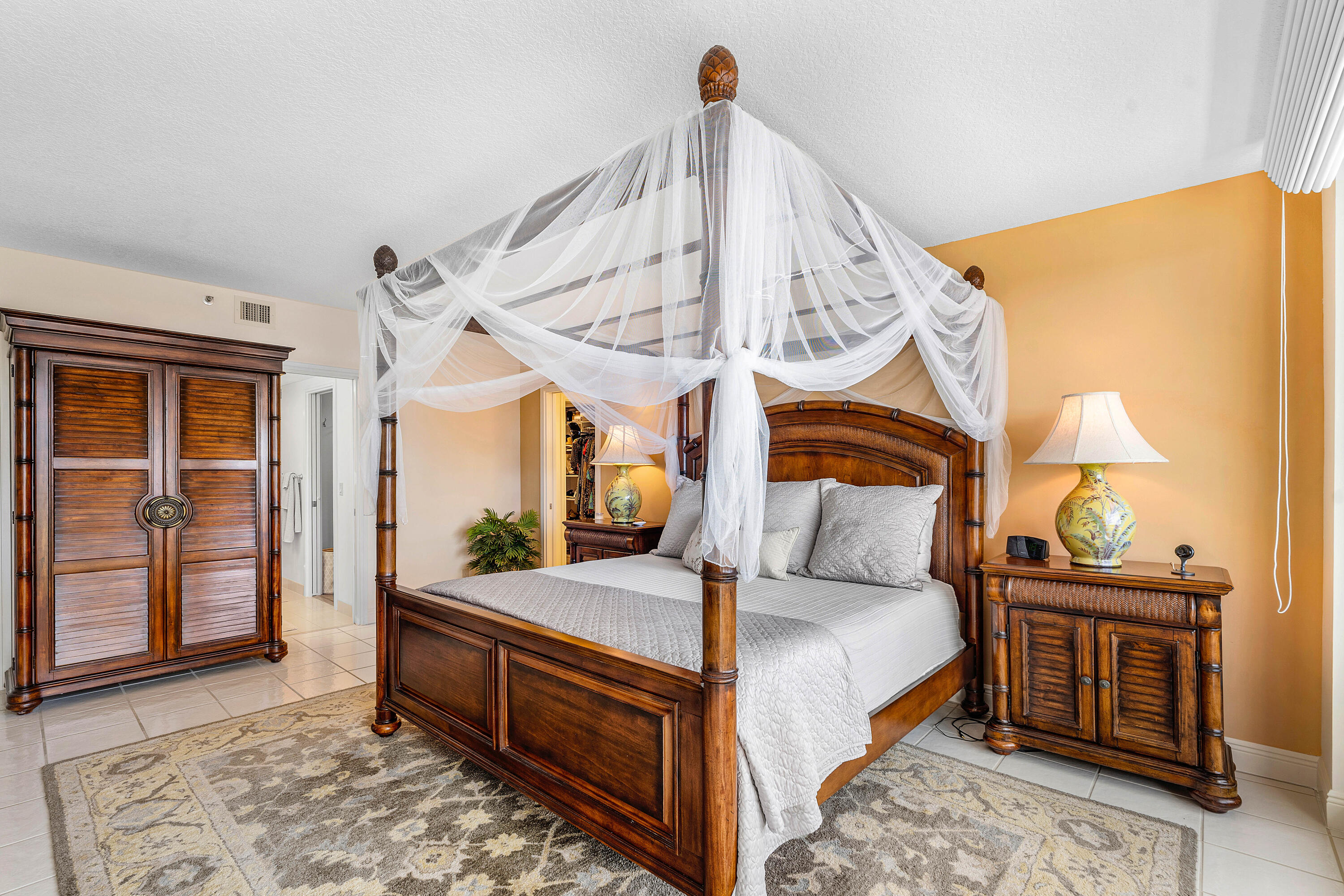 MARTINIQUE 2 CONDO - Residential