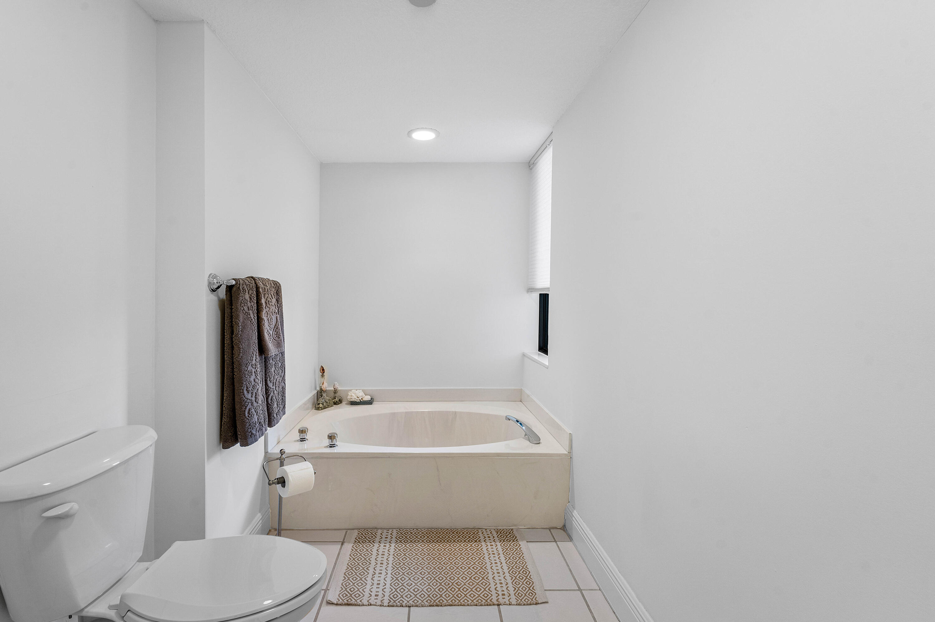 MARTINIQUE 2 CONDO - Residential