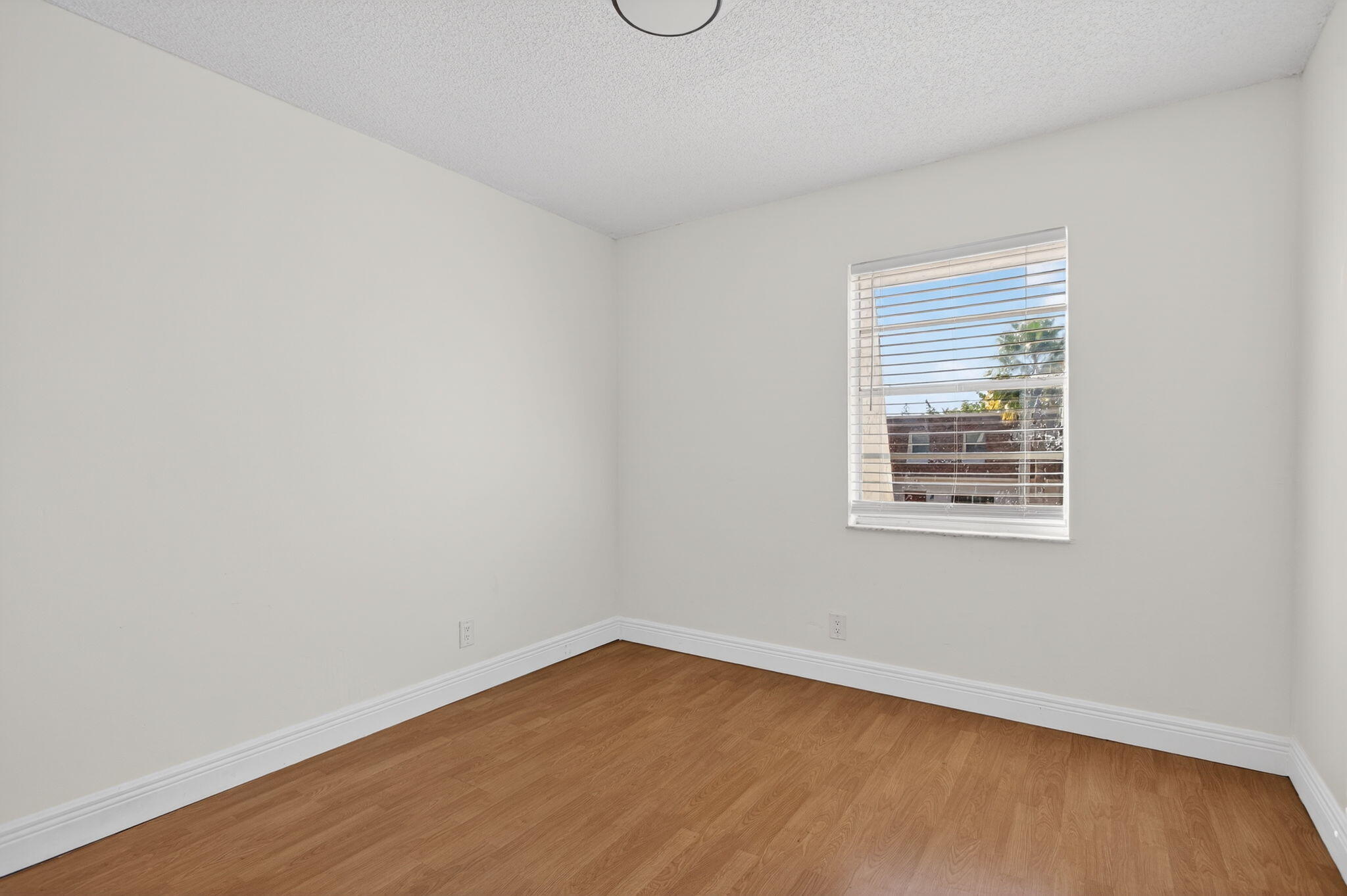 BLUE LAKE TOWNHOUSES - Residential