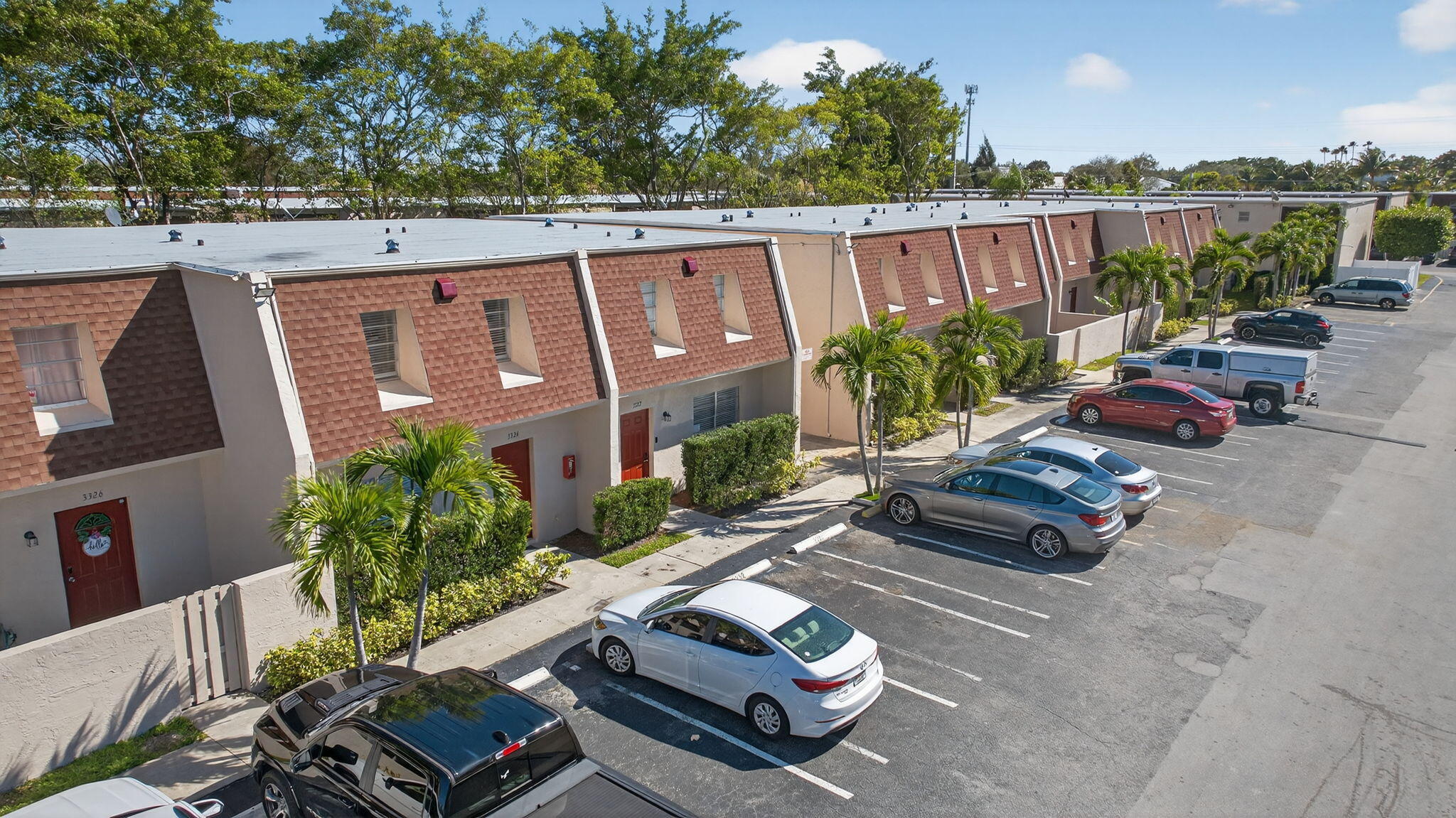 BLUE LAKE TOWNHOUSES - Residential