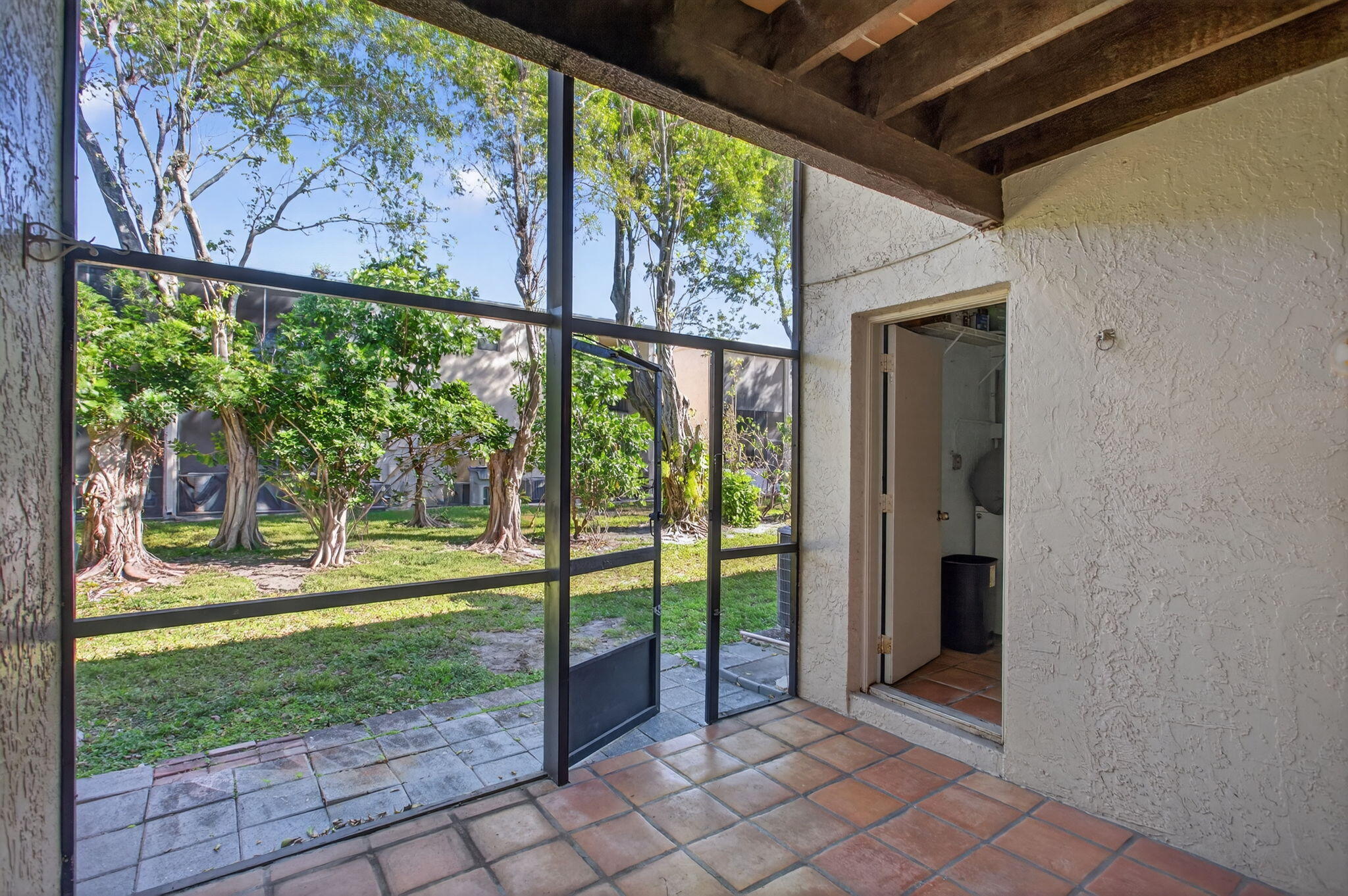 BLUE LAKE TOWNHOUSES - Residential