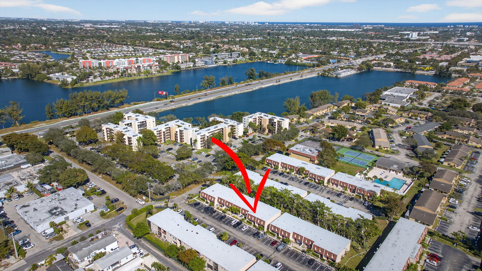 BLUE LAKE TOWNHOUSES - Residential