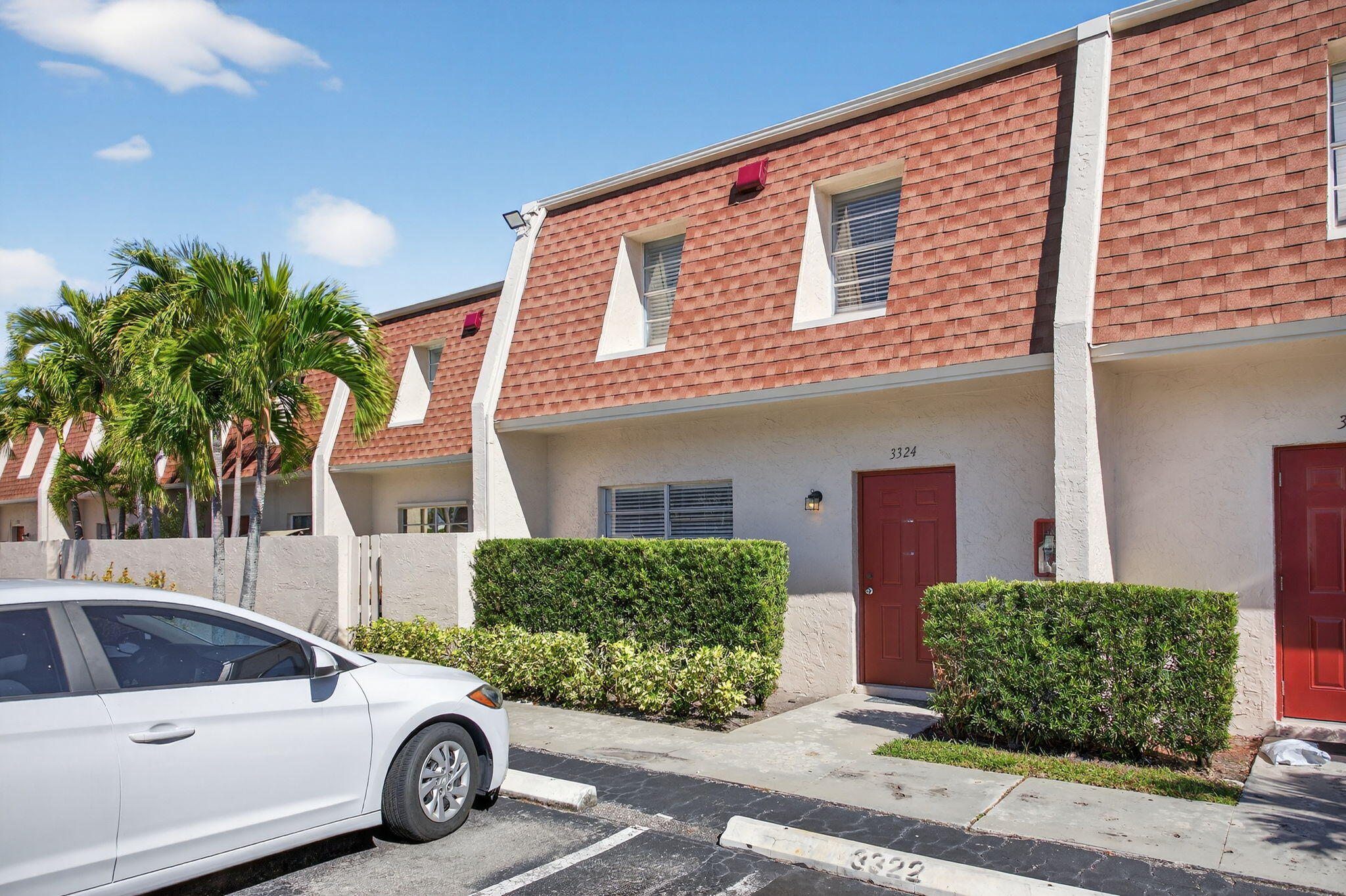 BLUE LAKE TOWNHOUSES - Residential