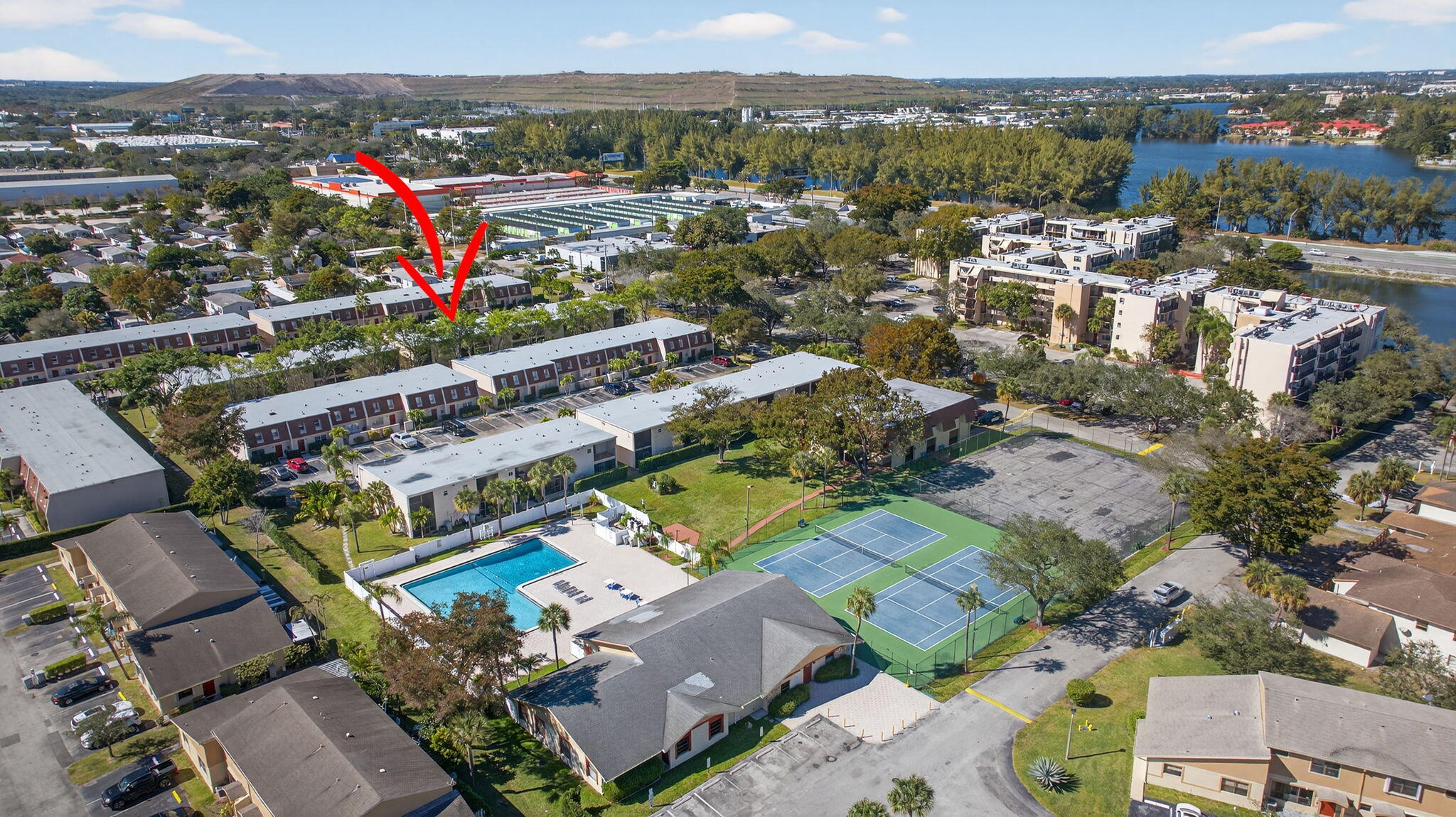 BLUE LAKE TOWNHOUSES - Residential