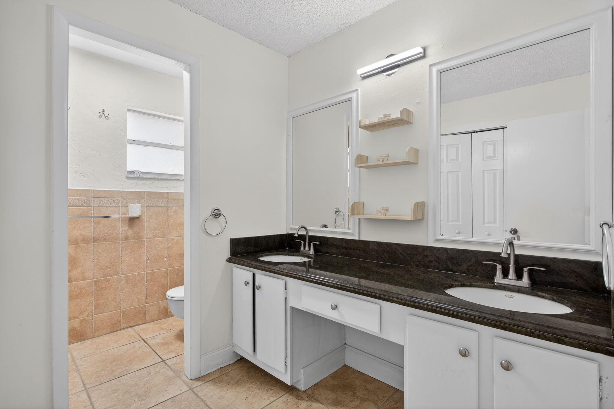 BLUE LAKE TOWNHOUSES - Residential