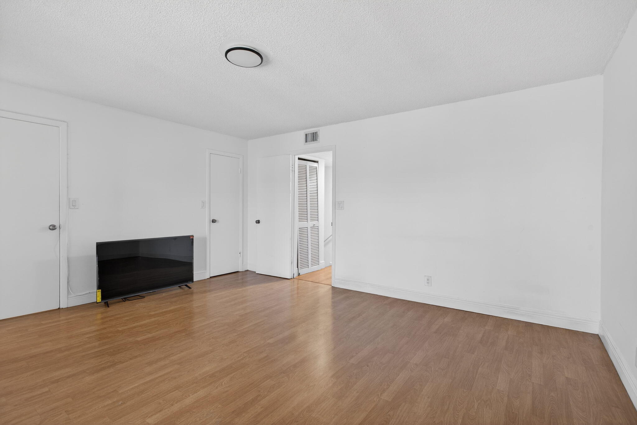 BLUE LAKE TOWNHOUSES - Residential