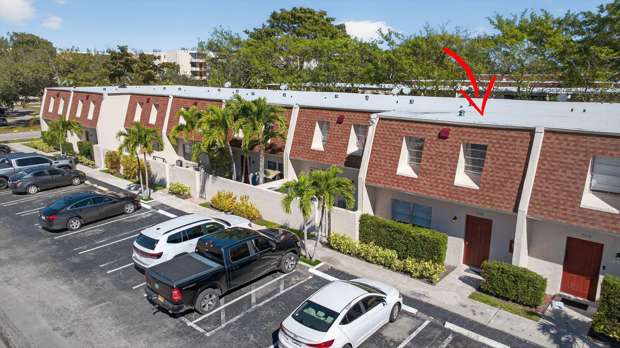 BLUE LAKE TOWNHOUSES - Residential