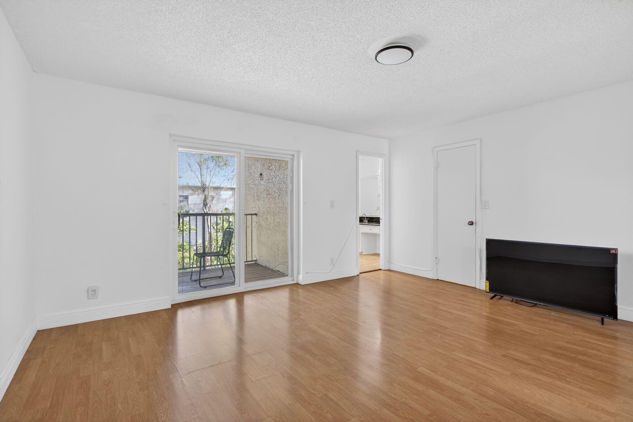 BLUE LAKE TOWNHOUSES - Residential