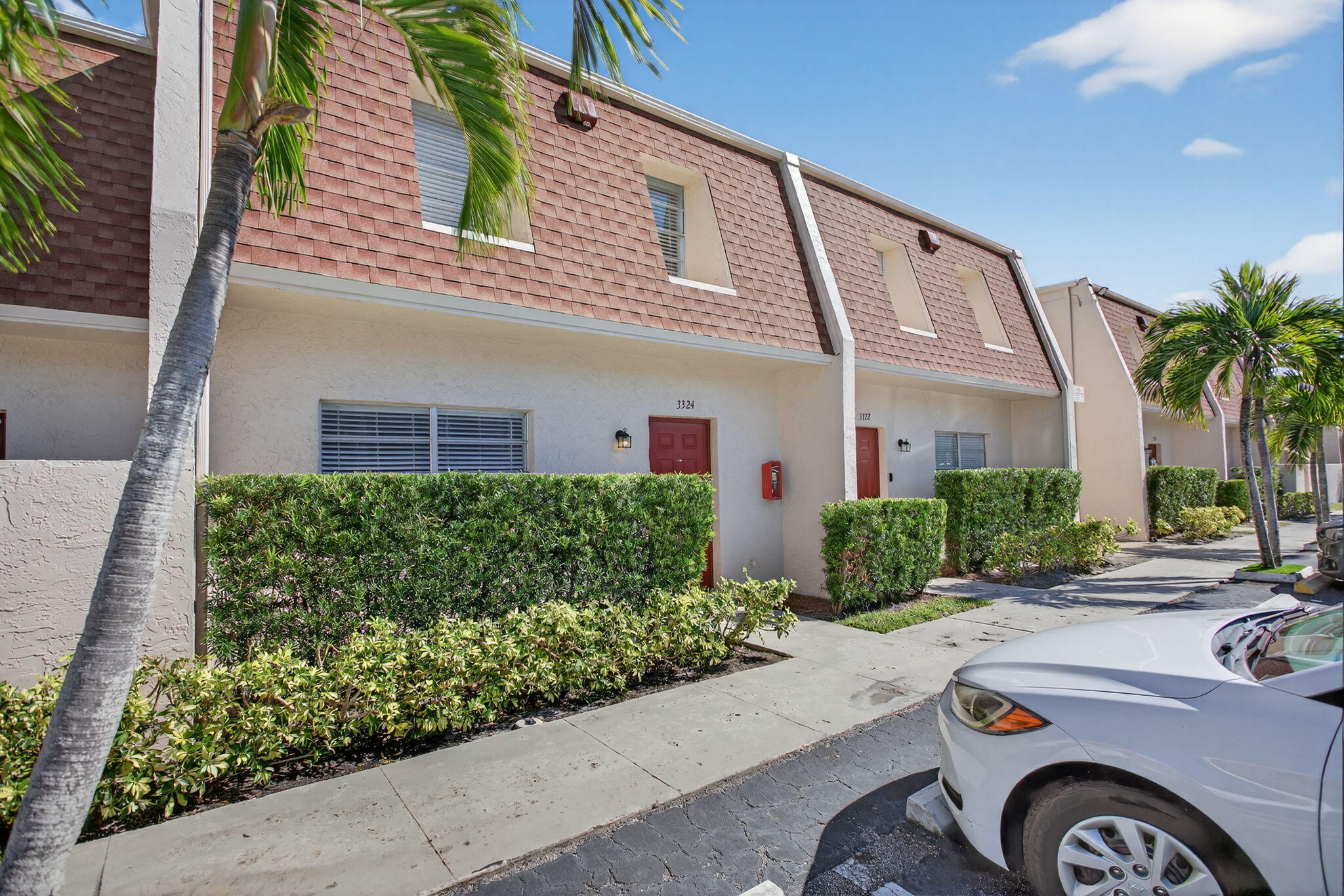 BLUE LAKE TOWNHOUSES - Residential