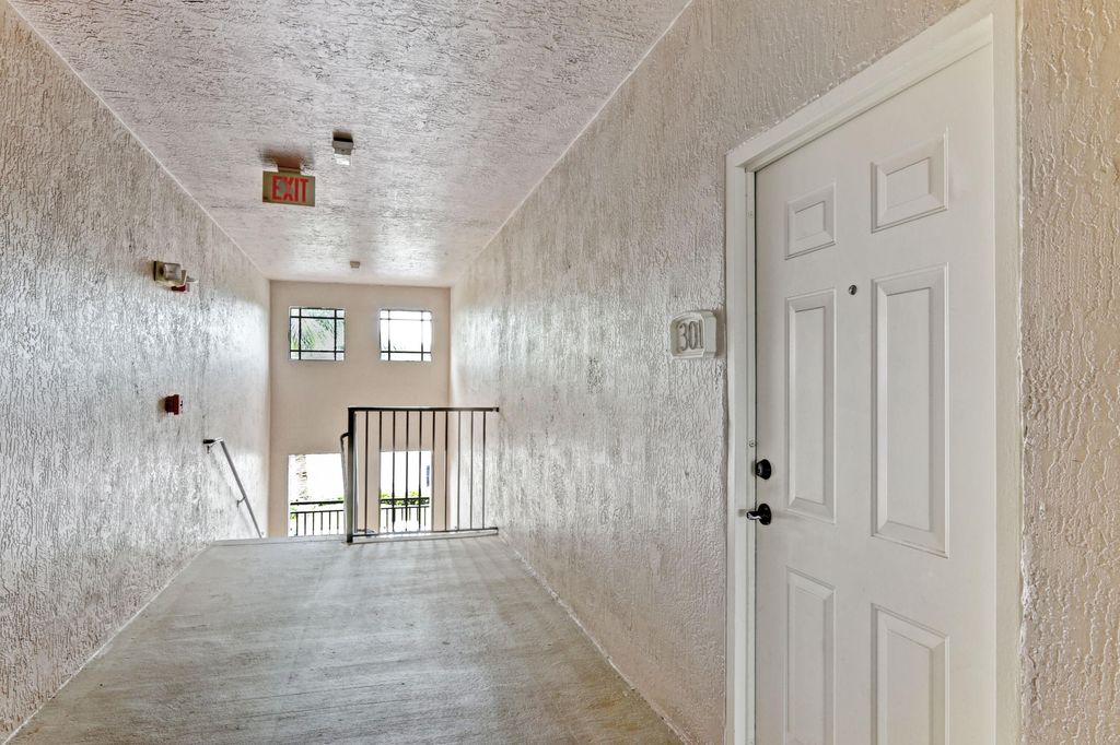 Photo of 2806 Veronia Drive #301, Palm Beach Gardens, FL 33410 (MLS # R11153765)