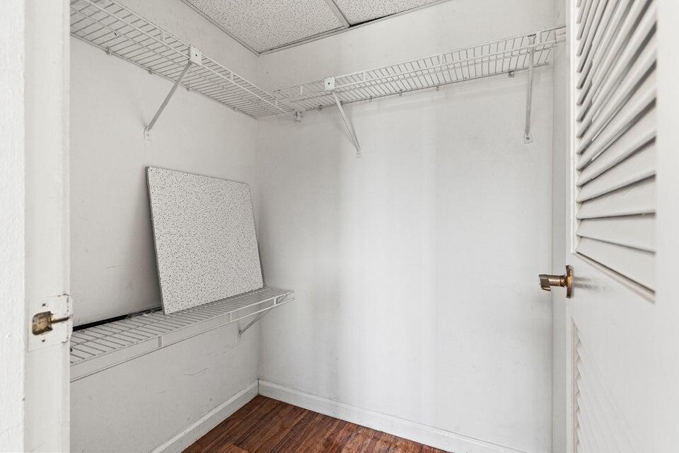 OAK COURT CONDO - Residential Lease