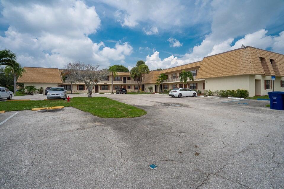 OAK COURT CONDO - Residential Lease