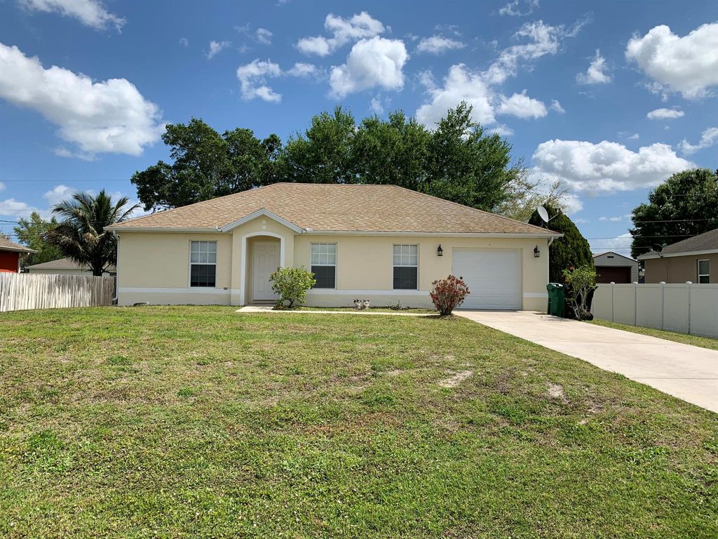 Photo of 4437 SW Babylon Street, Port Saint Lucie, FL 34953 (MLS # R10968475)