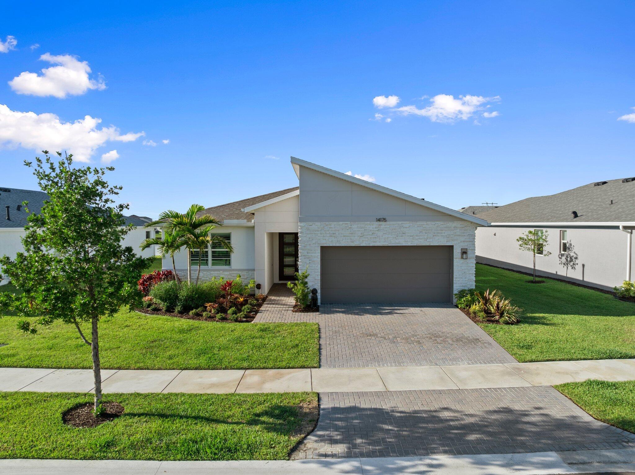 CADENCE PHASE 1 TRADITION - Residential