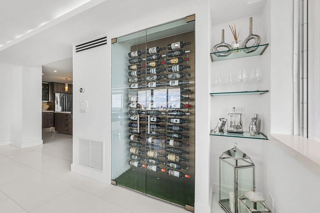 Illini Condo - Residential Lease