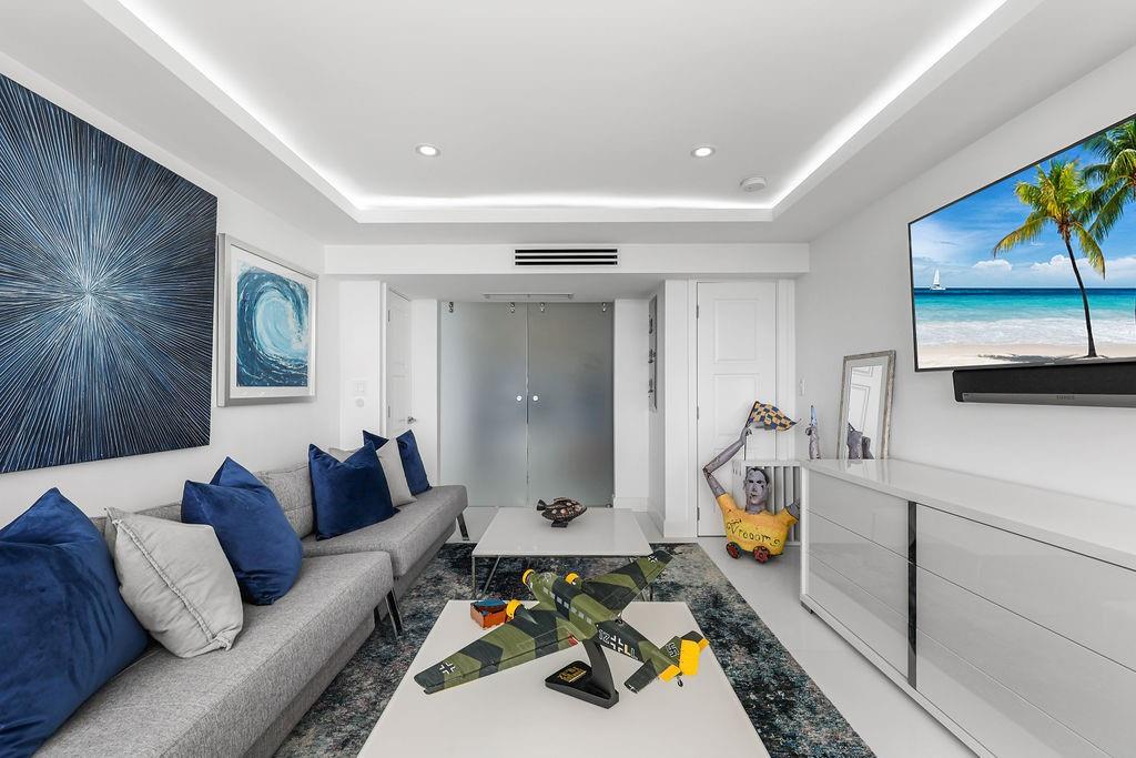 Illini Condo - Residential Lease
