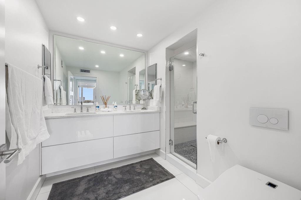 Illini Condo - Residential Lease