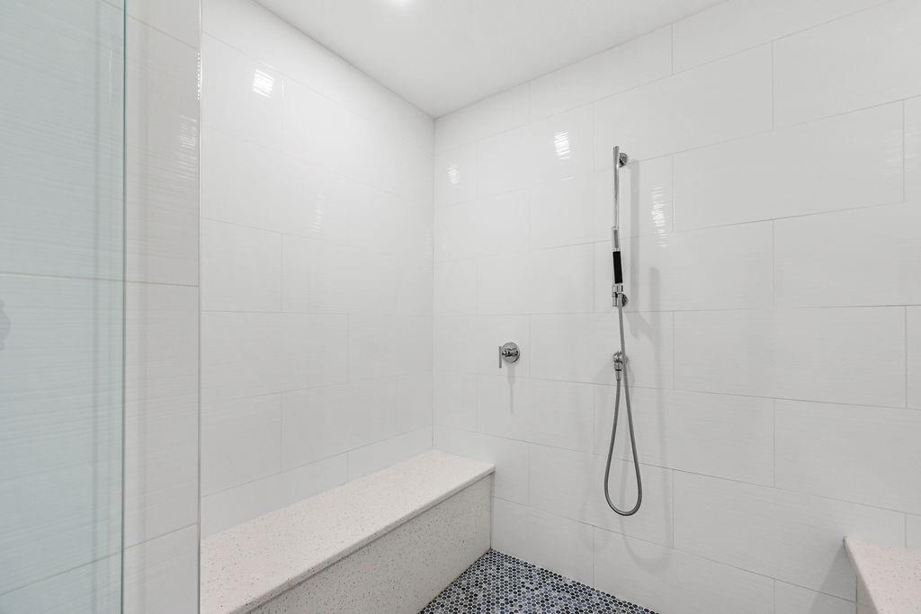 Illini Condo - Residential Lease
