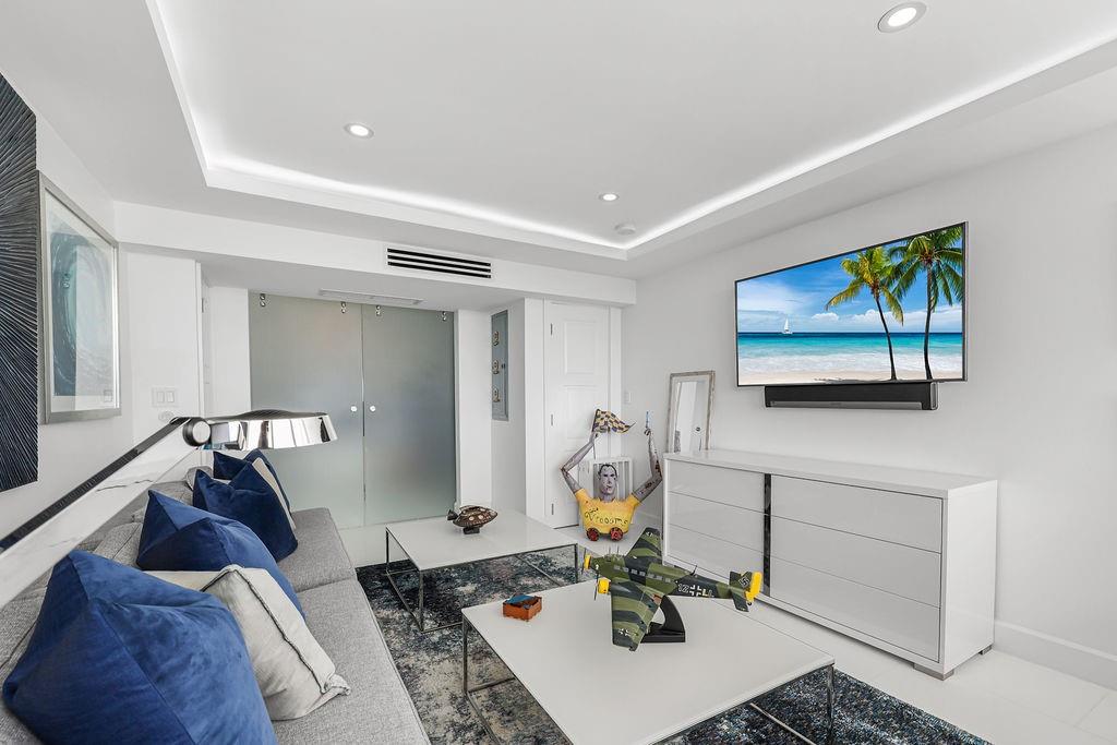 Illini Condo - Residential Lease