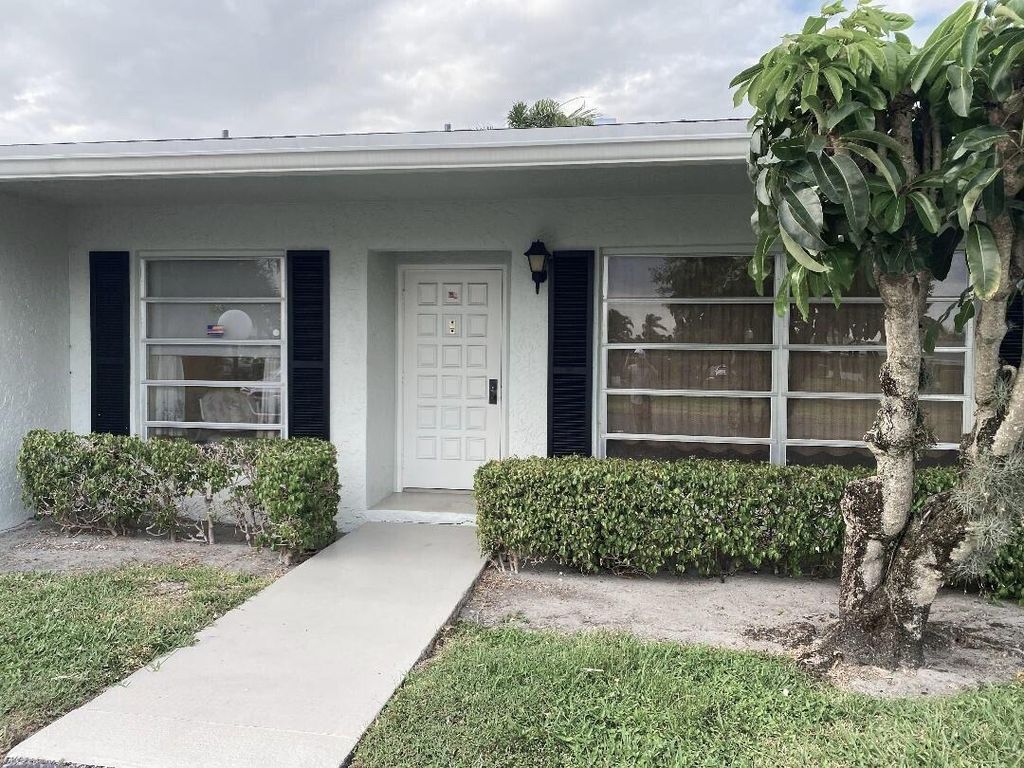 Photo of 2331 Croton Lane #B, Delray Beach, FL 33445 (MLS # R11166772)