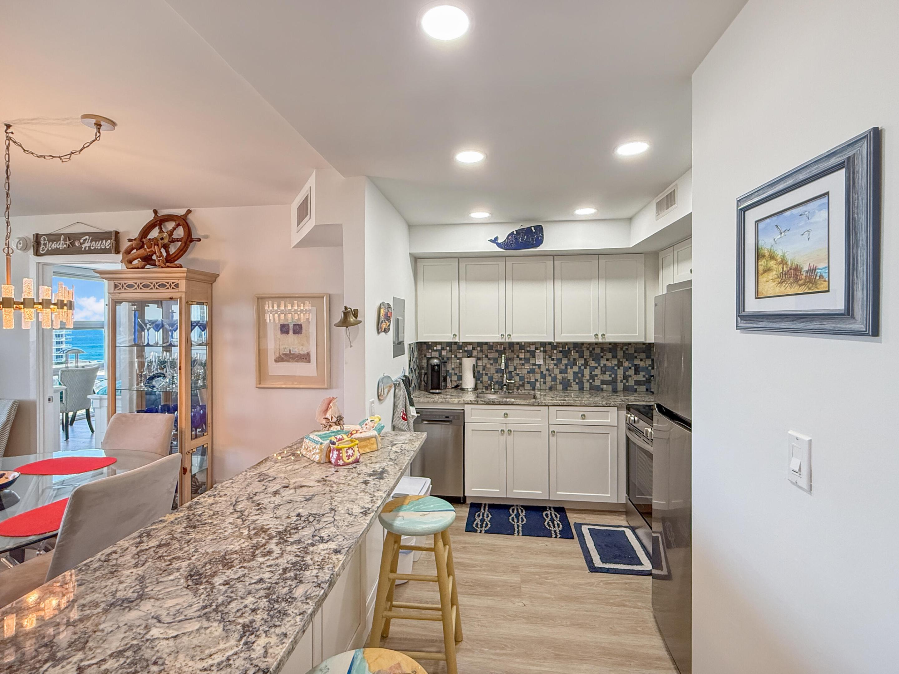 SILVER THATCH ATLANTIC PLAZA - Residential Lease