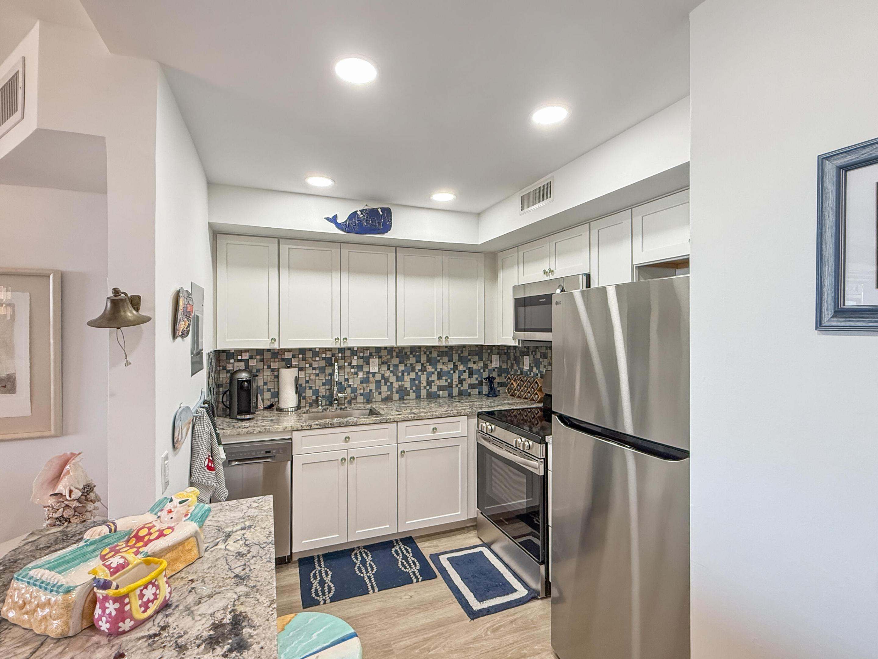 SILVER THATCH ATLANTIC PLAZA - Residential Lease