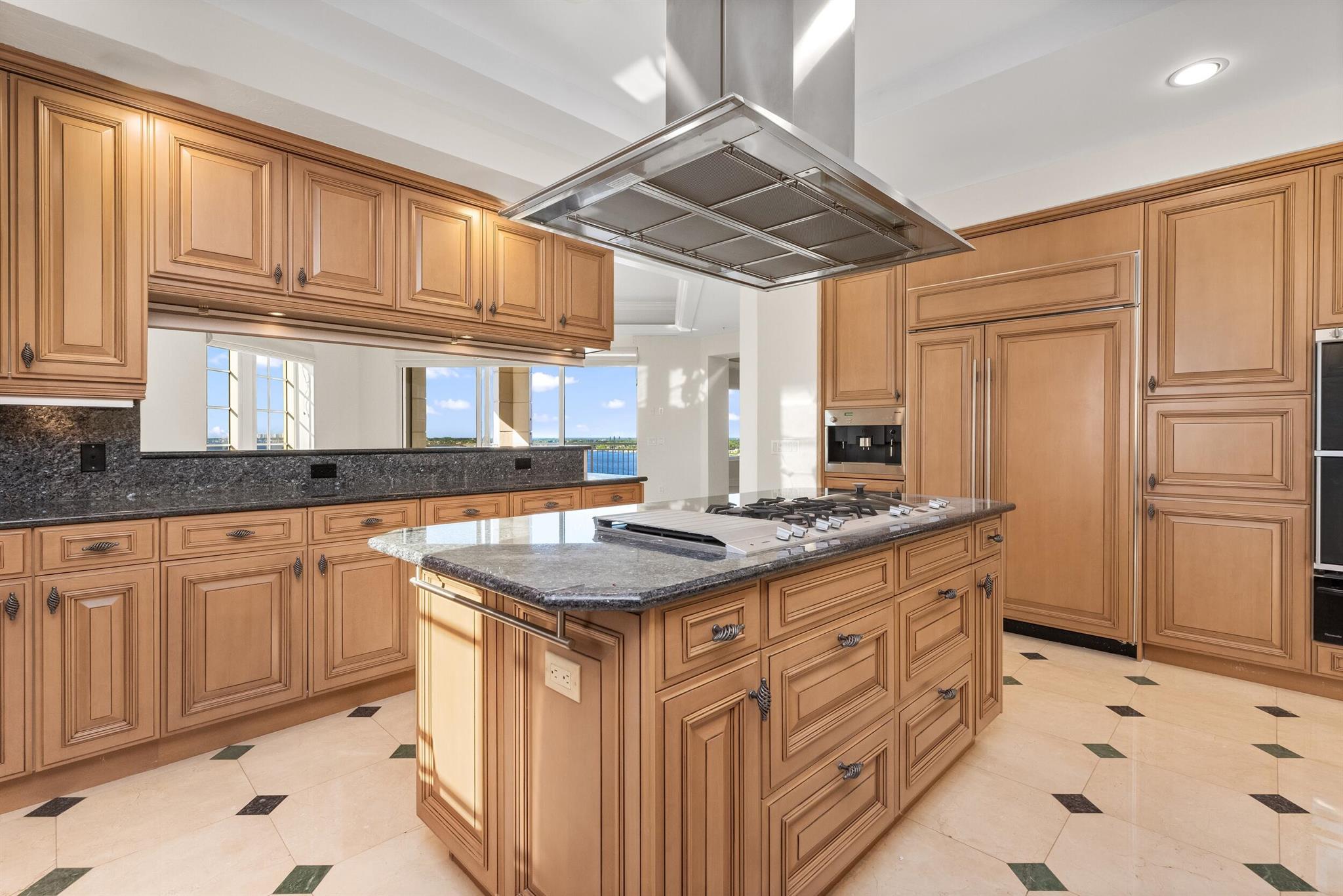 ONE WATERMARK PLACE OF TH - Residential