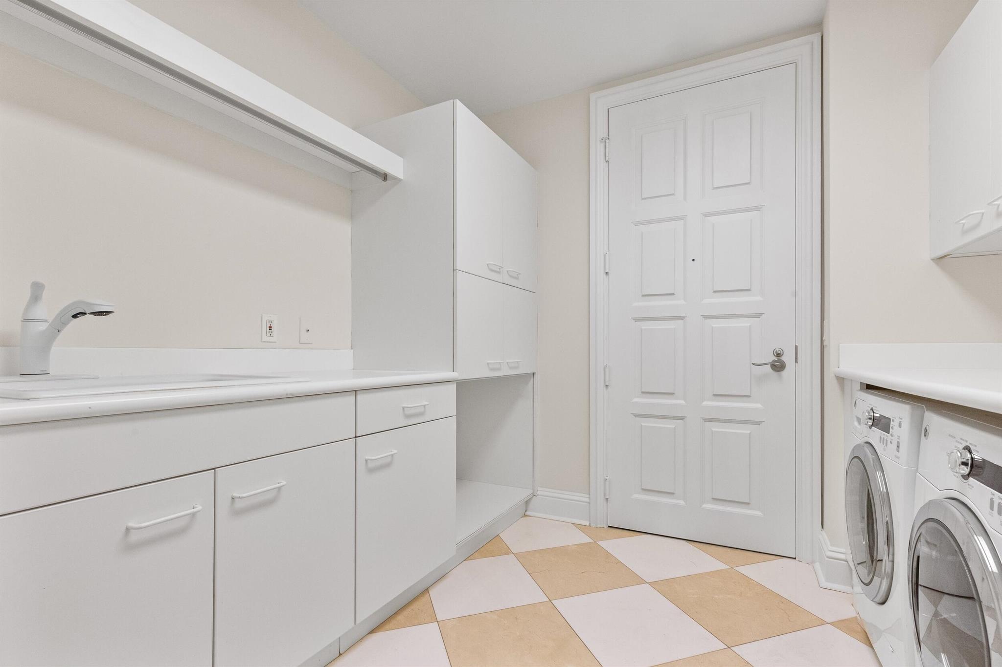 ONE WATERMARK PLACE OF TH - Residential