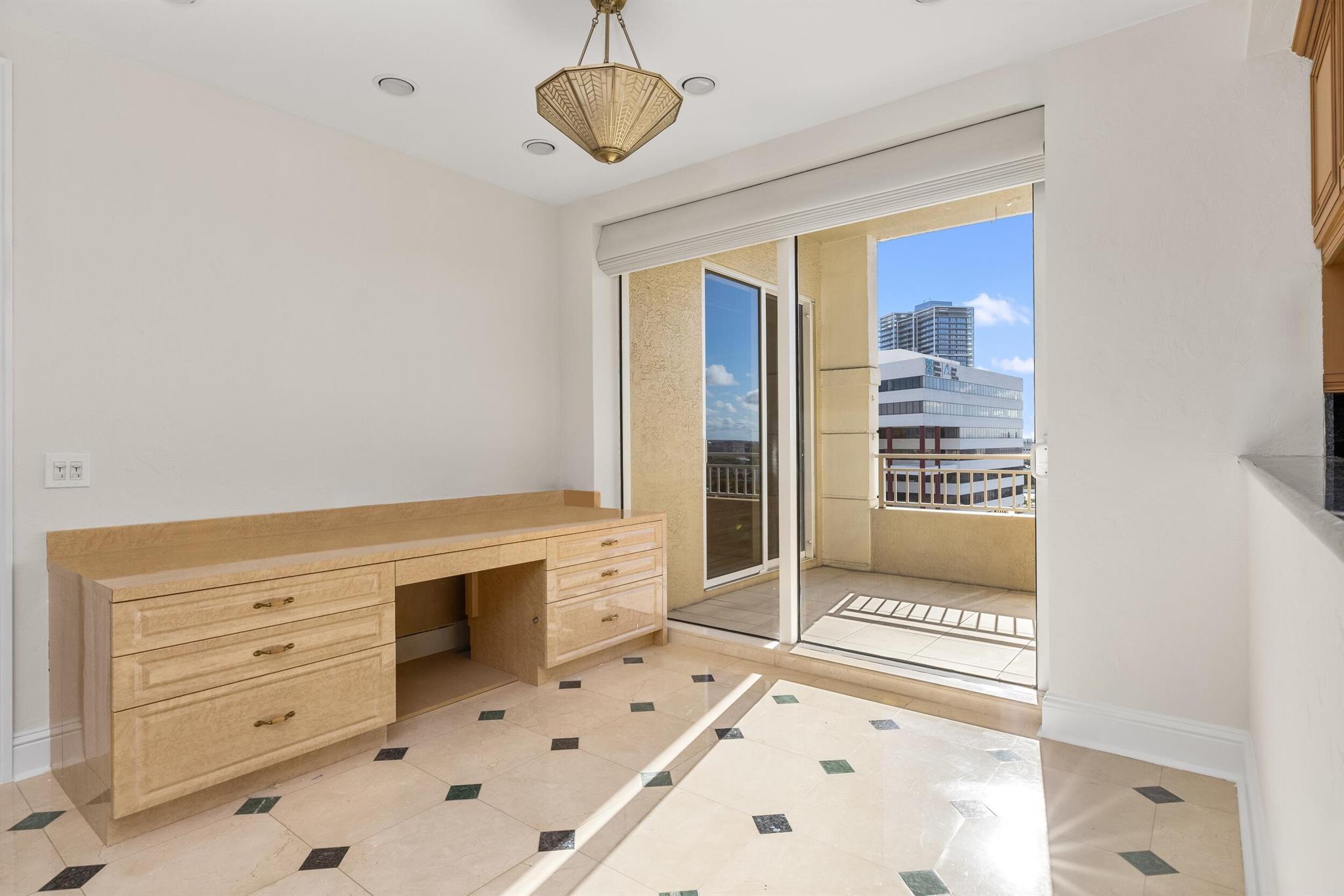 ONE WATERMARK PLACE OF TH - Residential