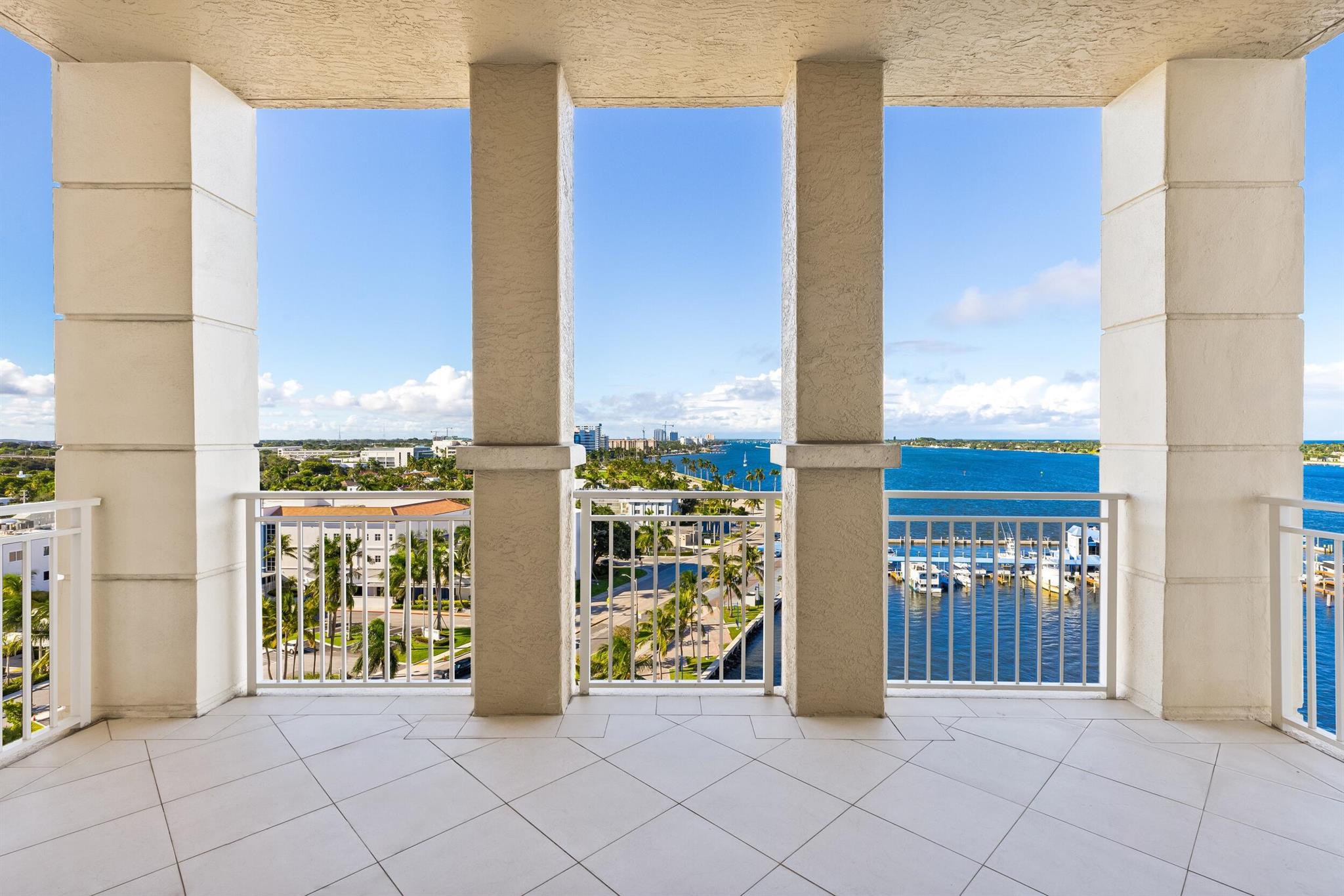 ONE WATERMARK PLACE OF TH - Residential