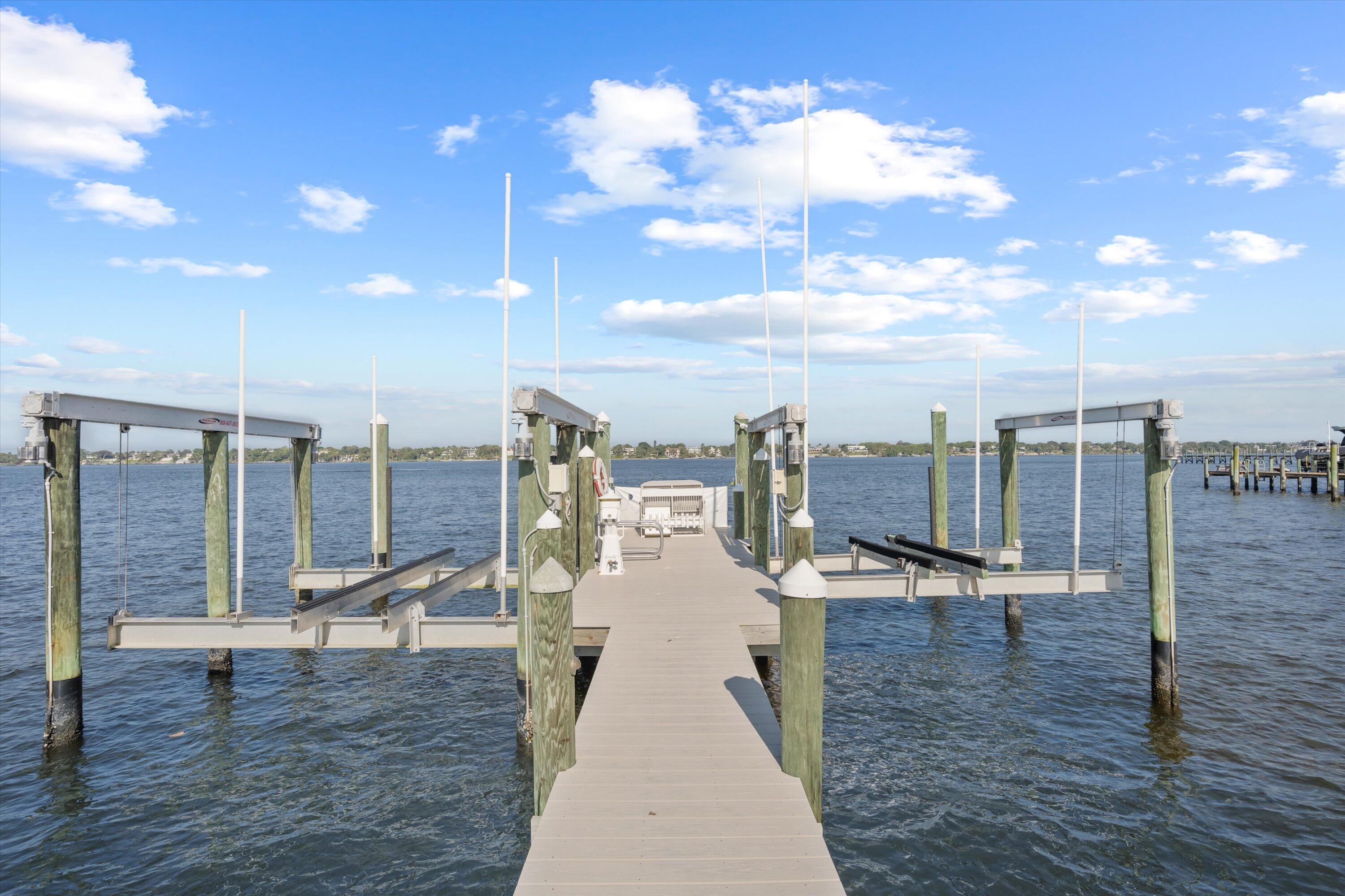 RIVERSIDE (AKA HOGGS) - Residential