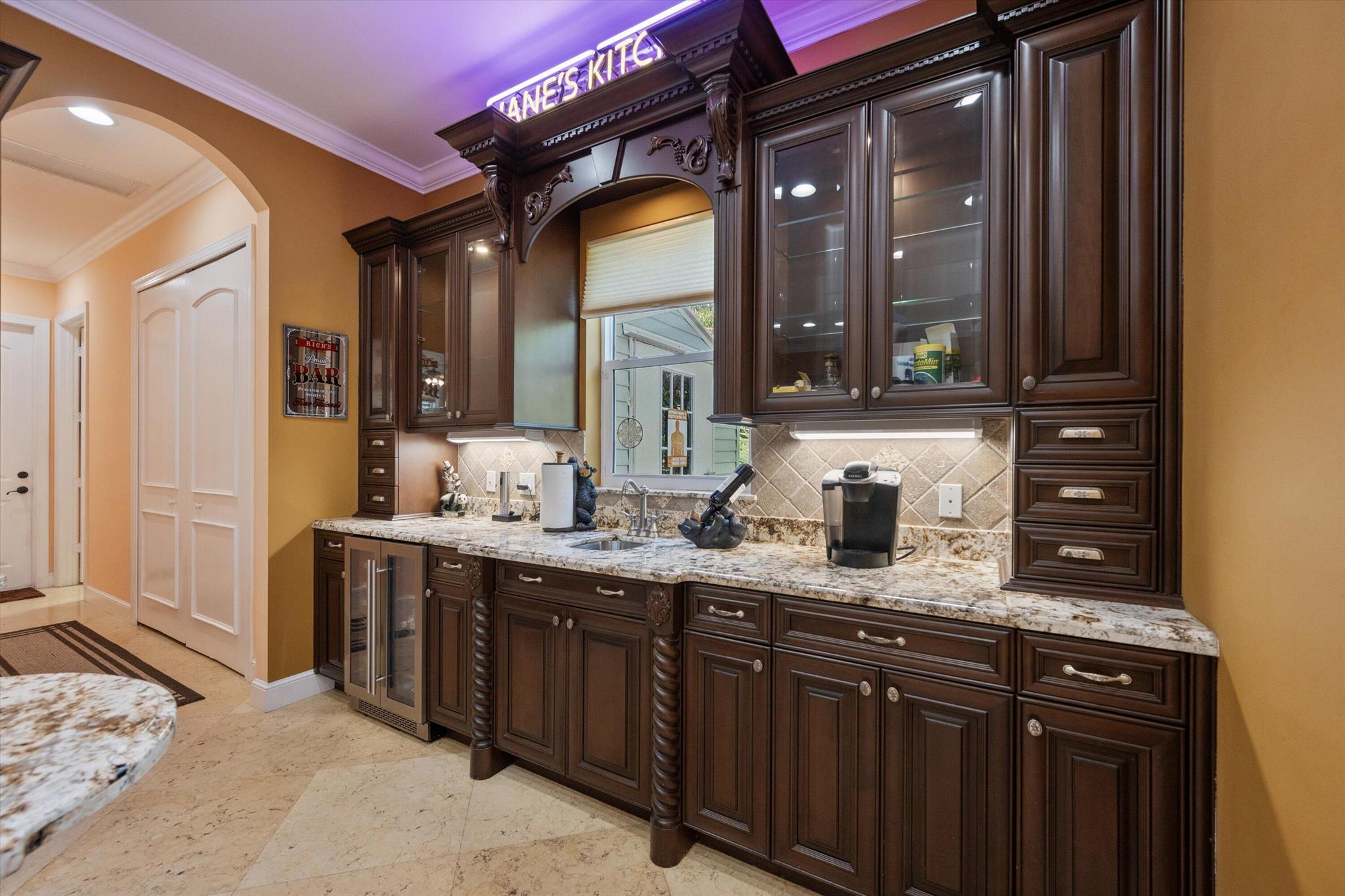 RIVERSIDE (AKA HOGGS) - Residential