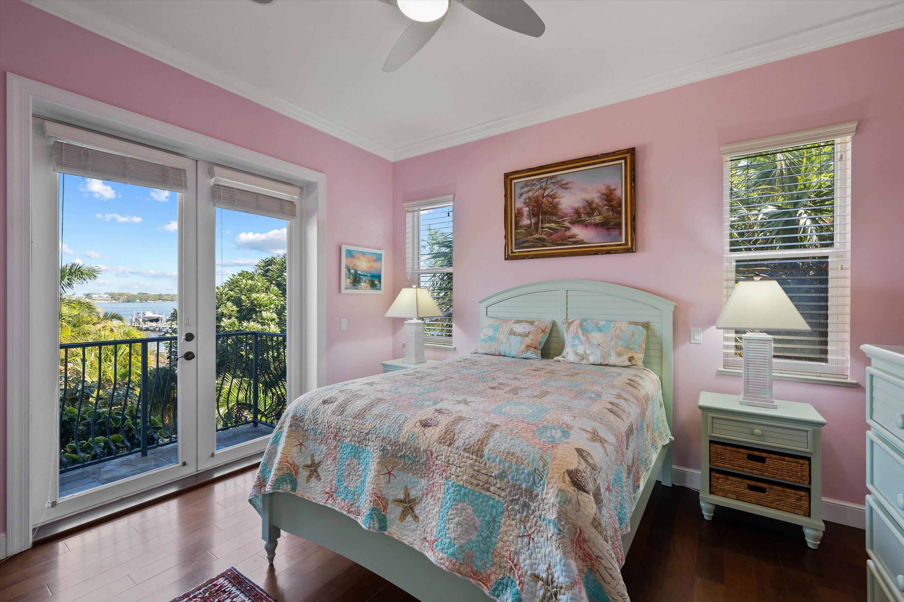 RIVERSIDE (AKA HOGGS) - Residential