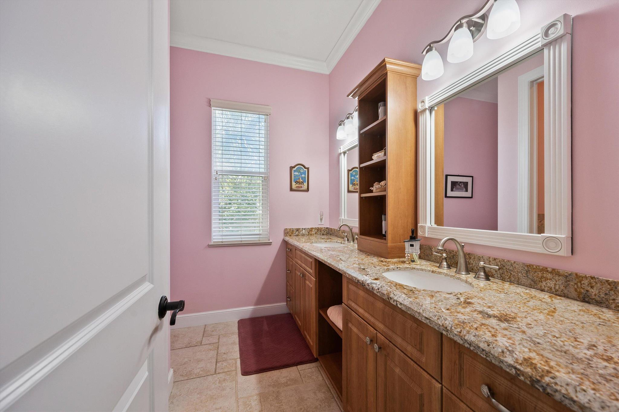 RIVERSIDE (AKA HOGGS) - Residential