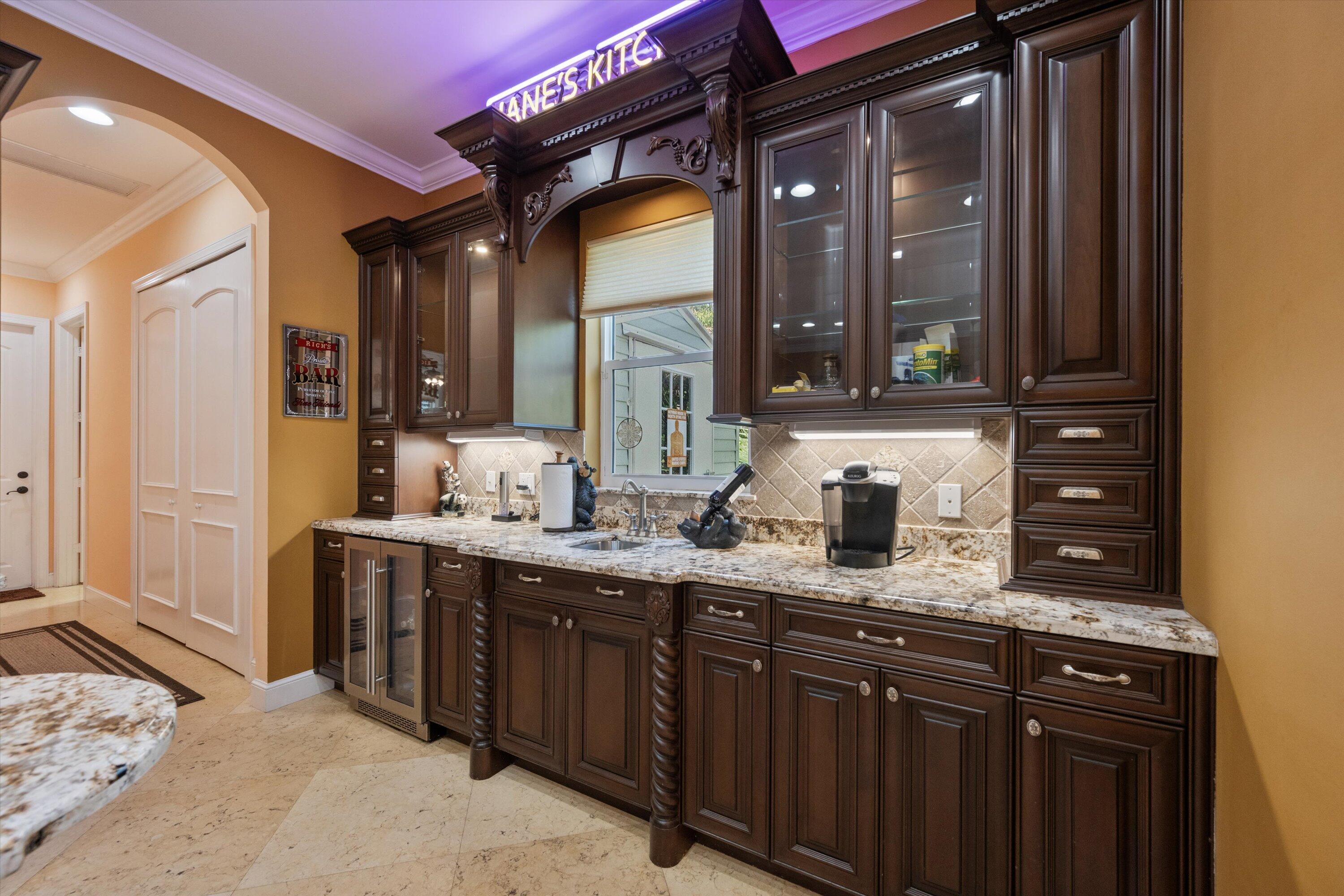 RIVERSIDE (AKA HOGGS) - Residential