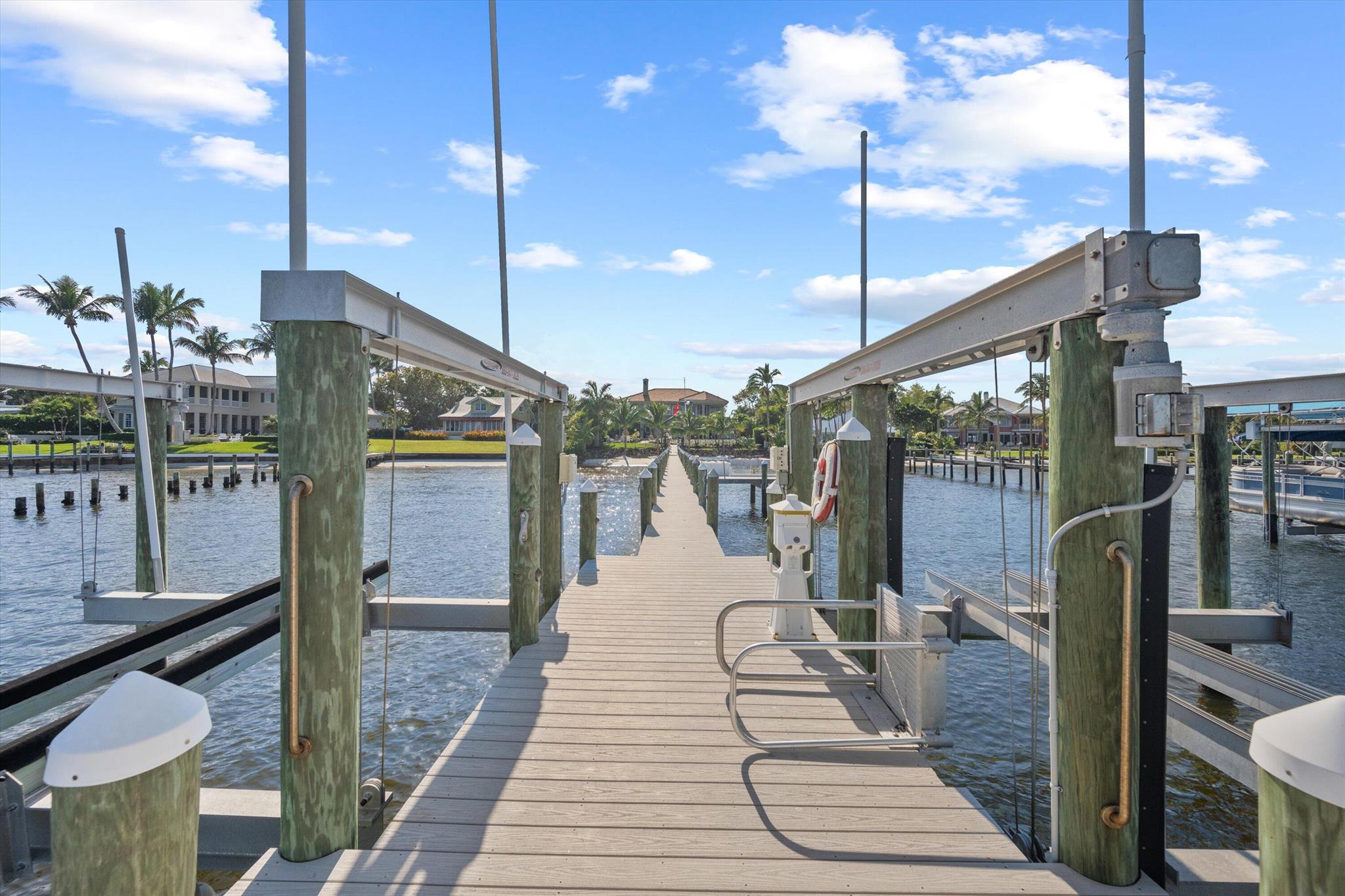 RIVERSIDE (AKA HOGGS) - Residential