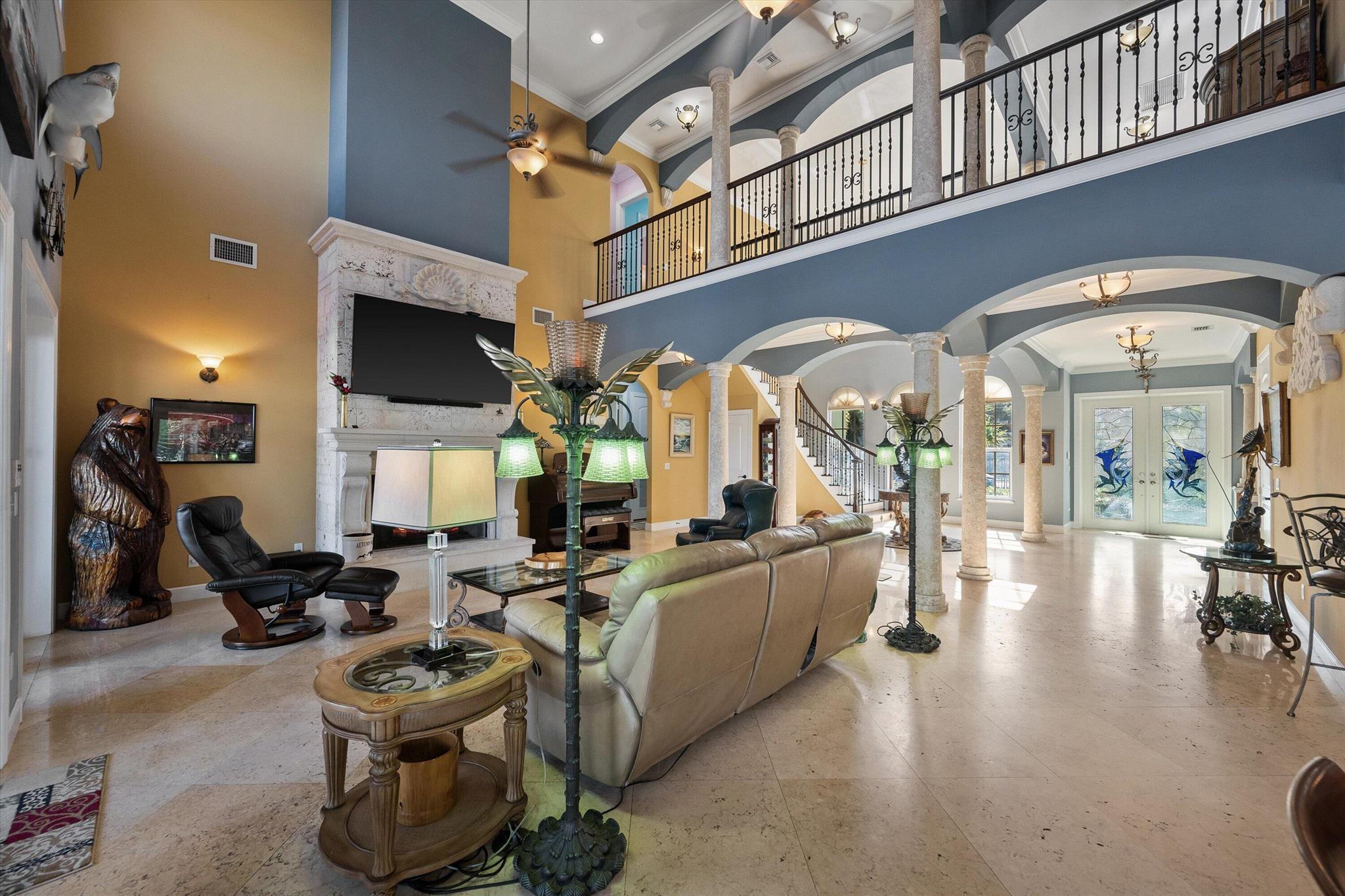 RIVERSIDE (AKA HOGGS) - Residential