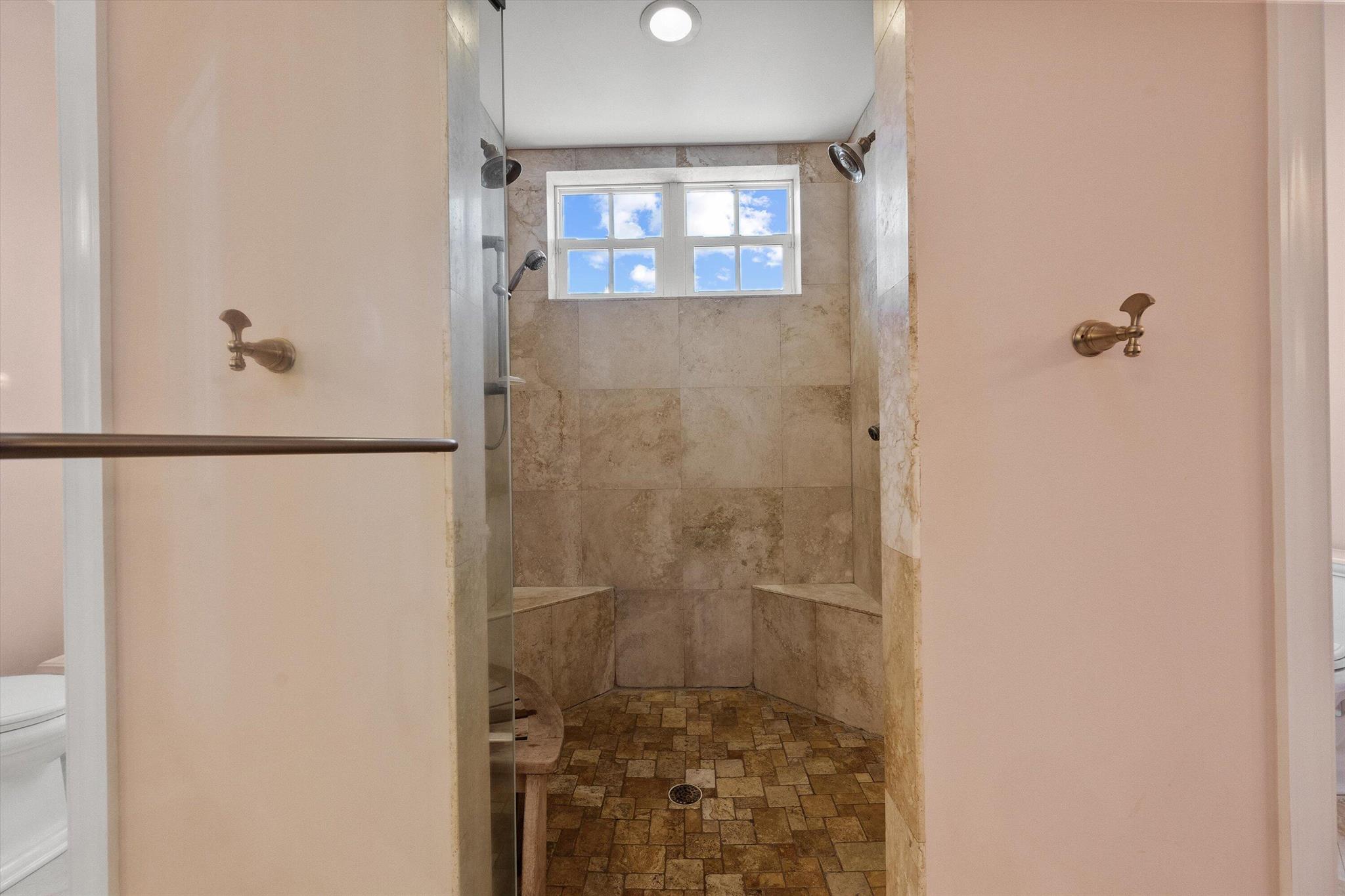 RIVERSIDE (AKA HOGGS) - Residential