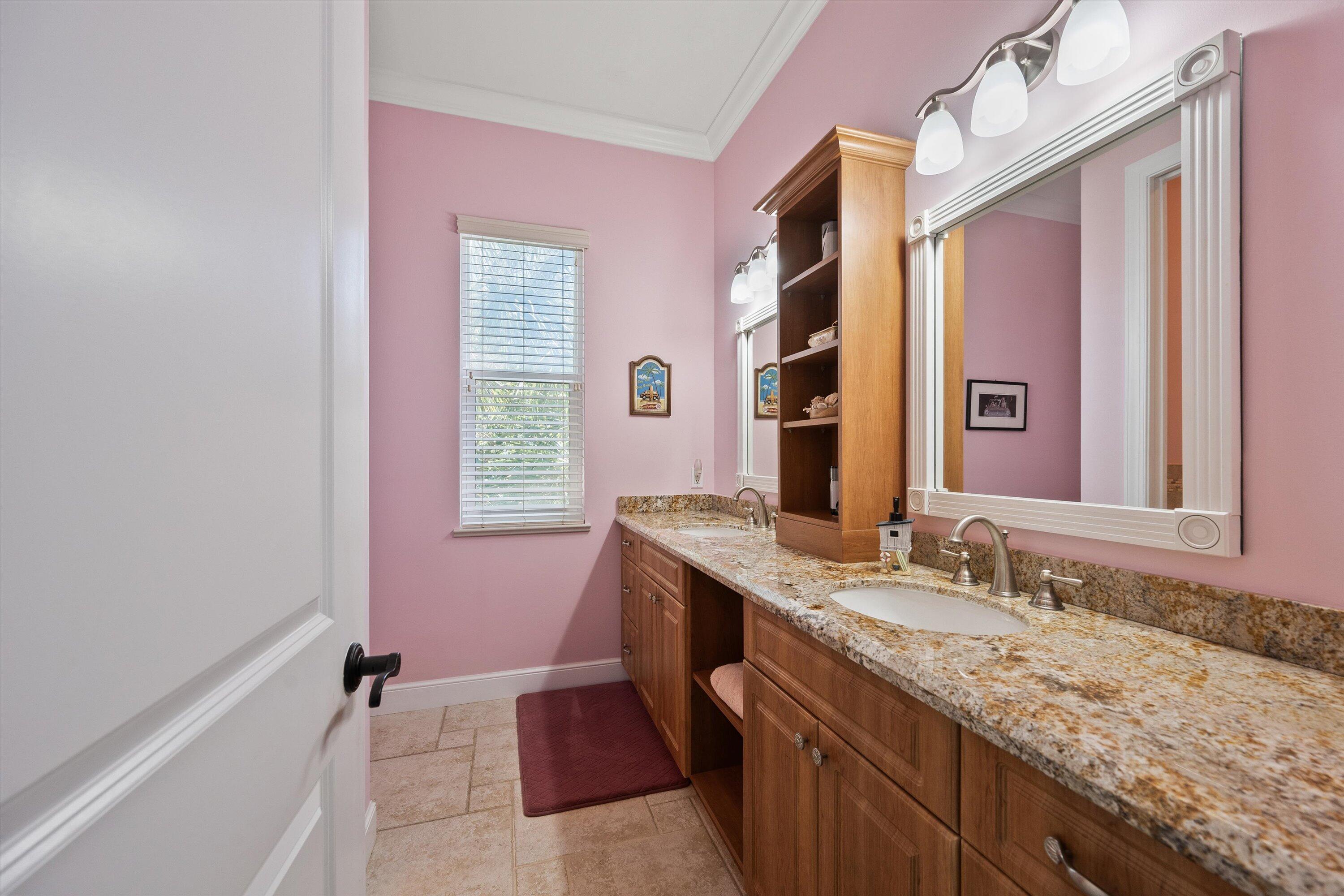 RIVERSIDE (AKA HOGGS) - Residential