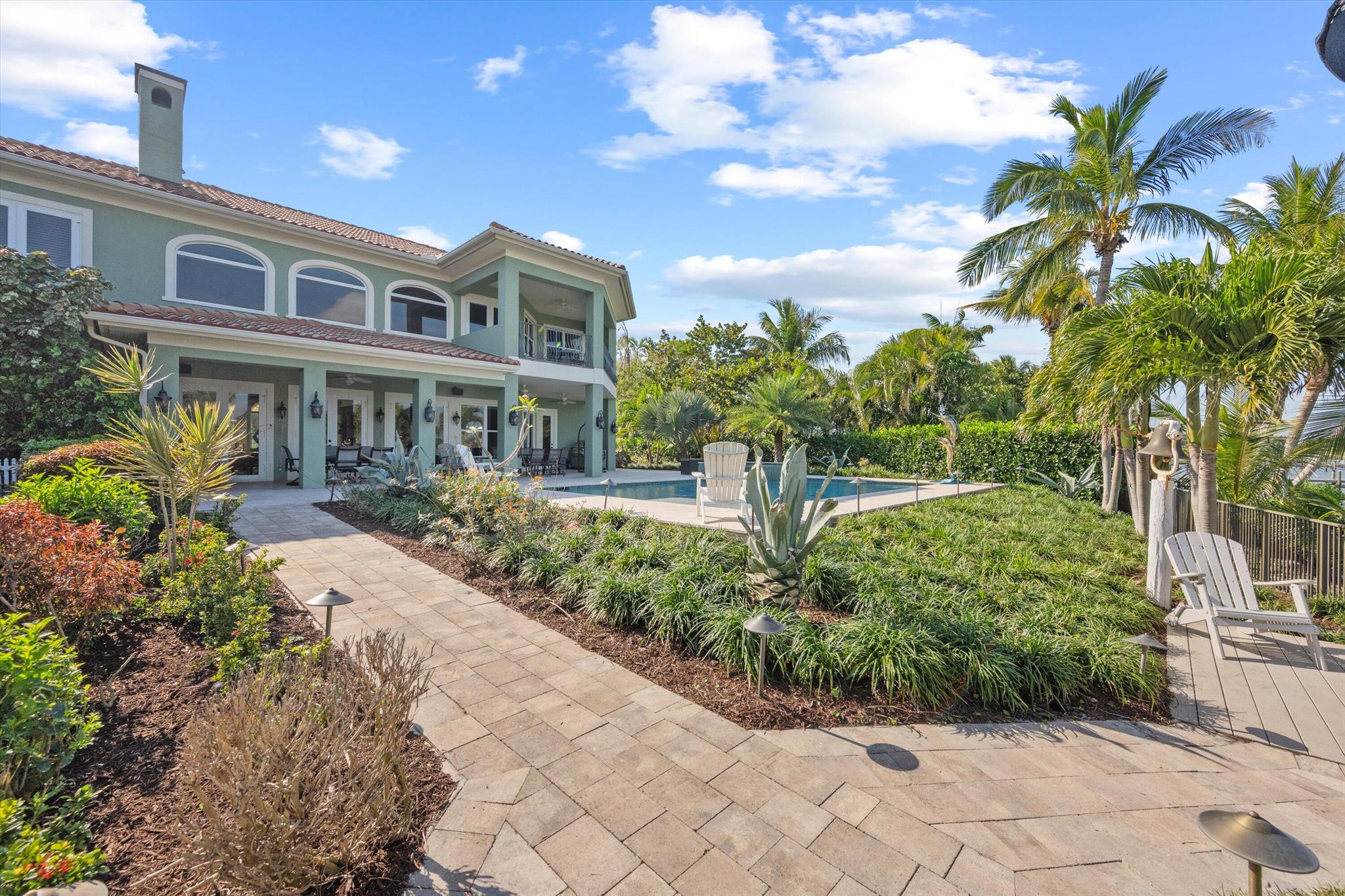 RIVERSIDE (AKA HOGGS) - Residential