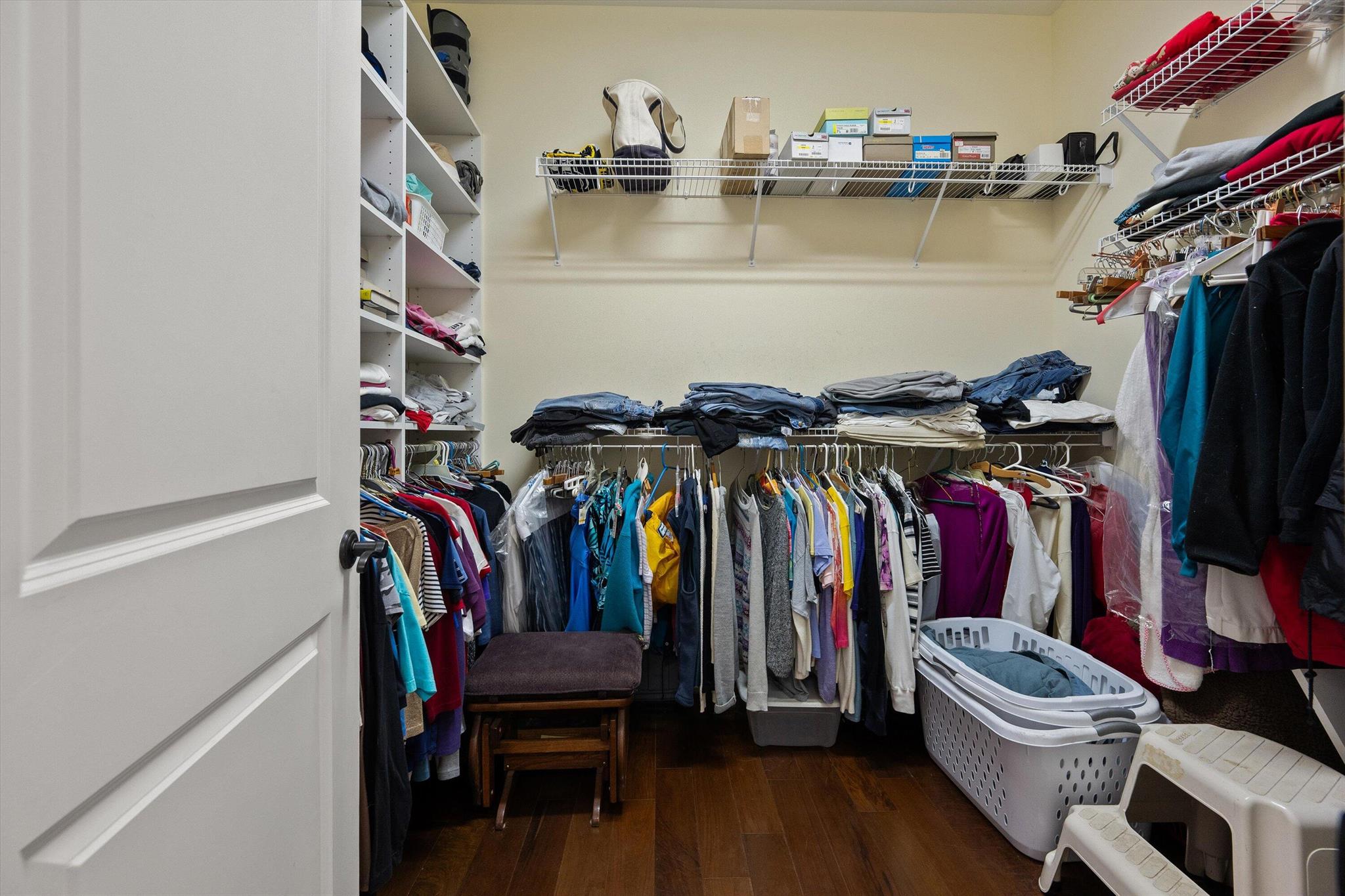 RIVERSIDE (AKA HOGGS) - Residential