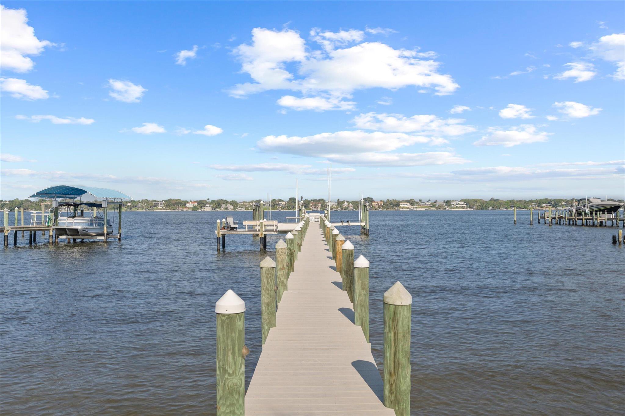 RIVERSIDE (AKA HOGGS) - Residential