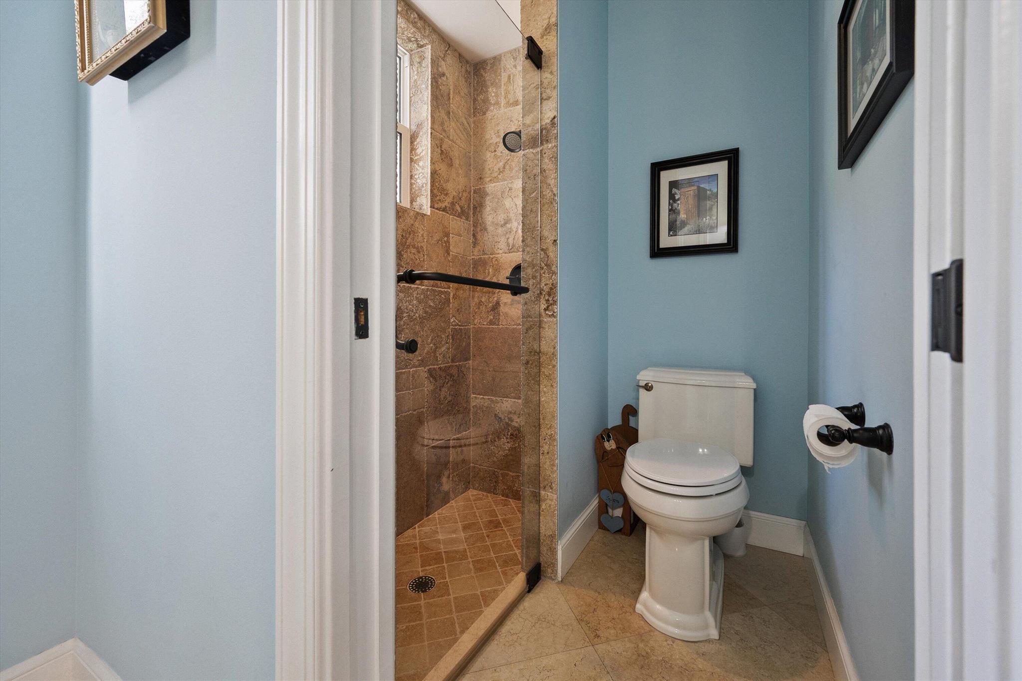 RIVERSIDE (AKA HOGGS) - Residential