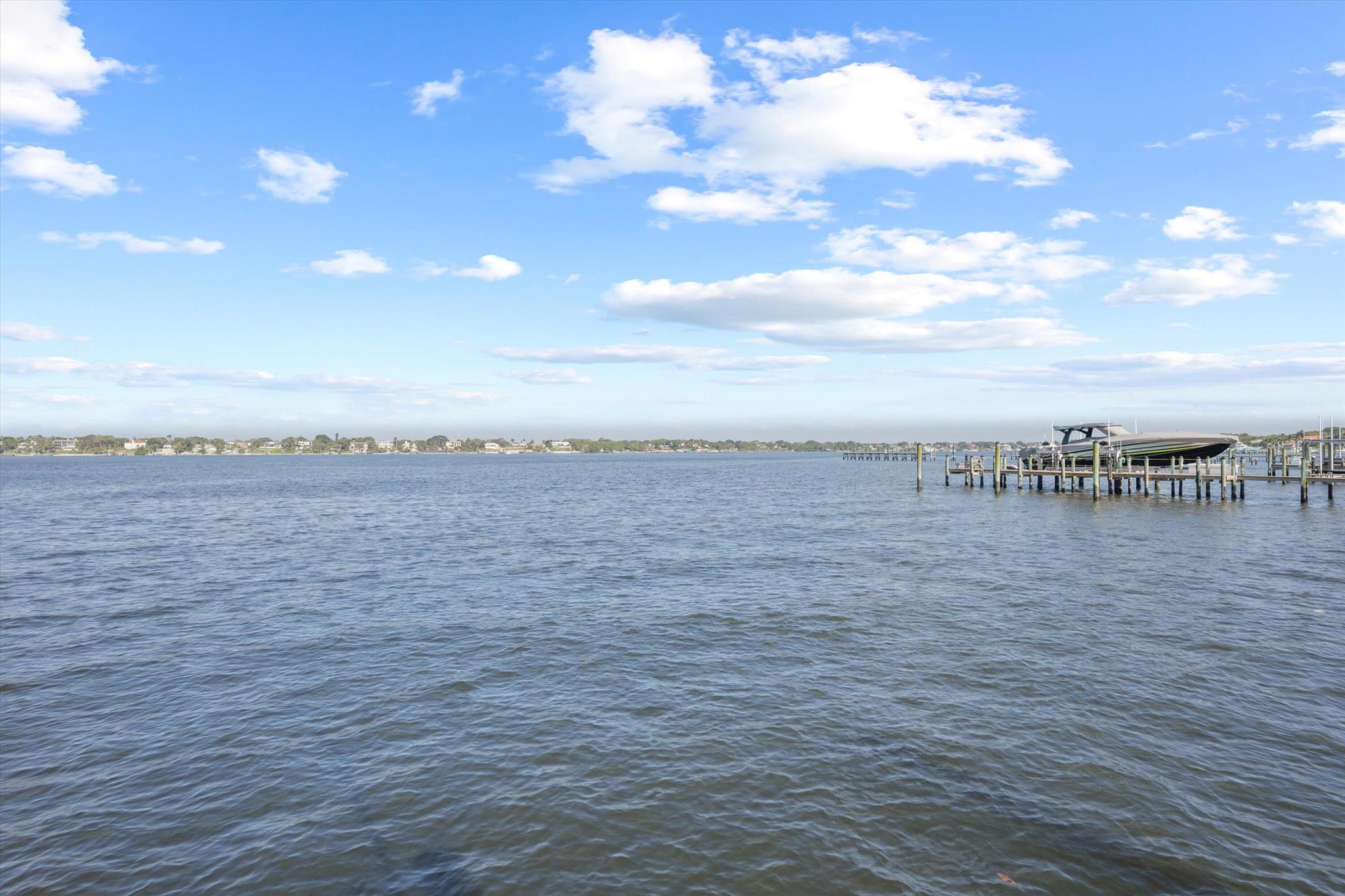 RIVERSIDE (AKA HOGGS) - Residential