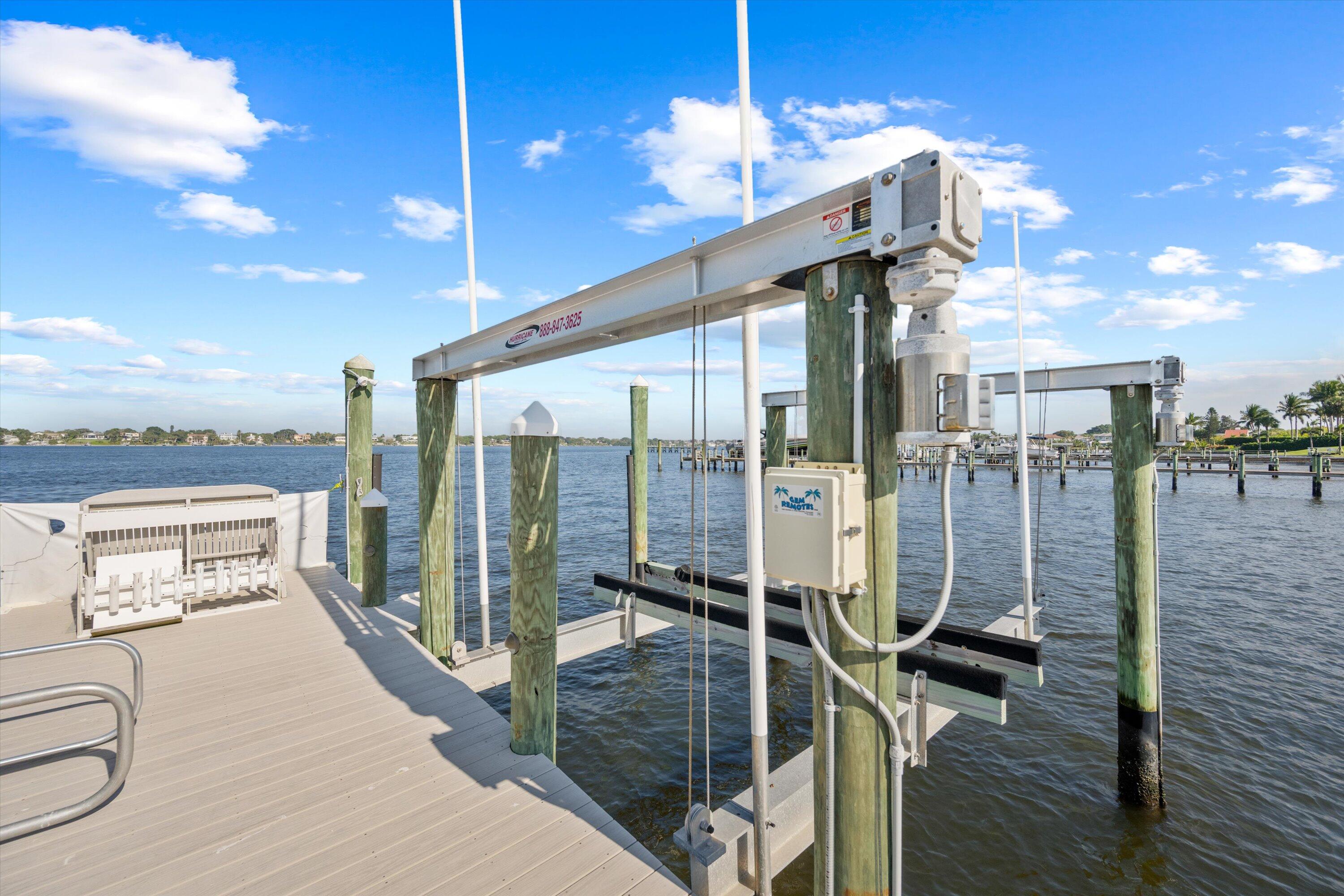 RIVERSIDE (AKA HOGGS) - Residential