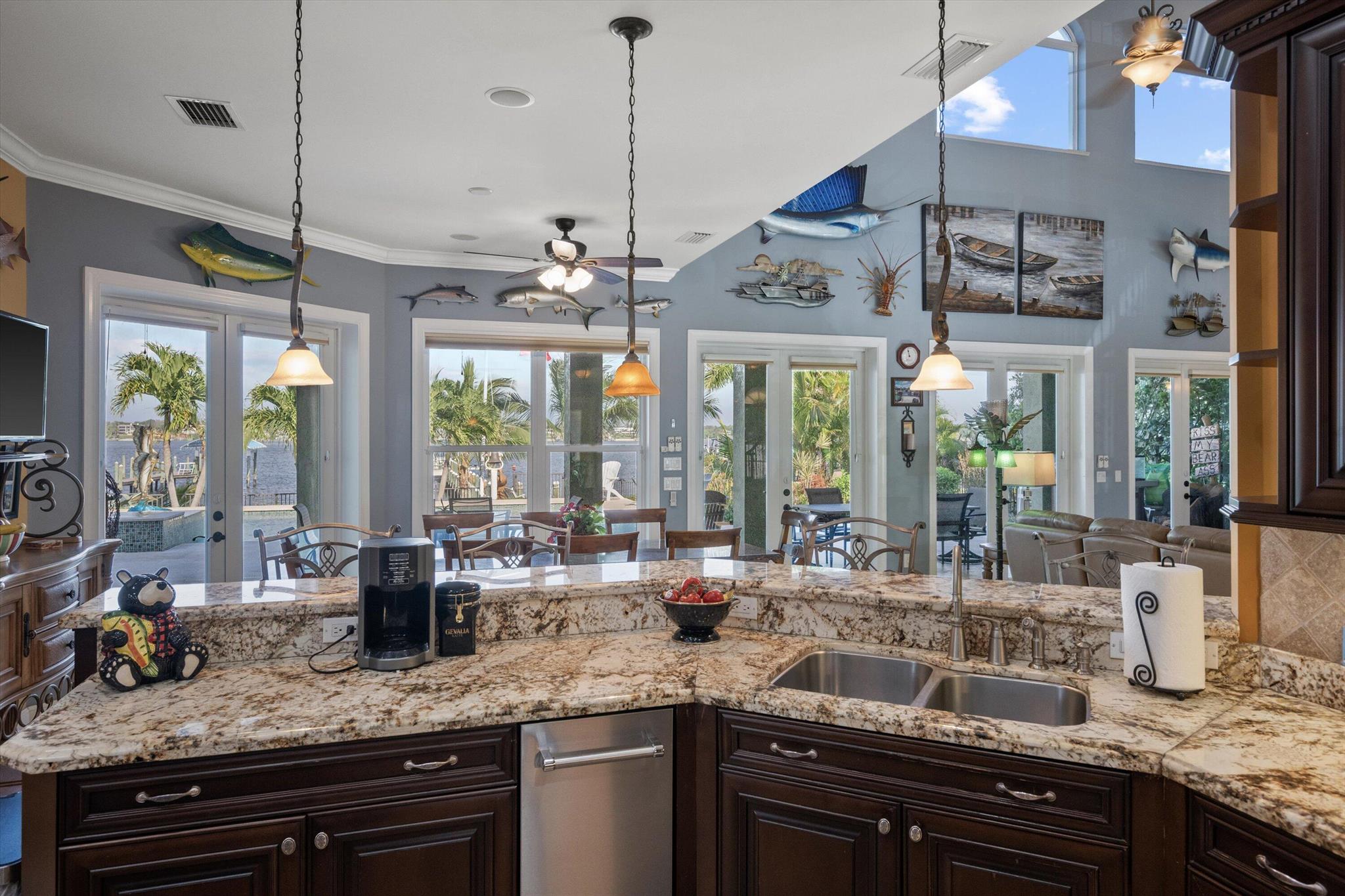 RIVERSIDE (AKA HOGGS) - Residential