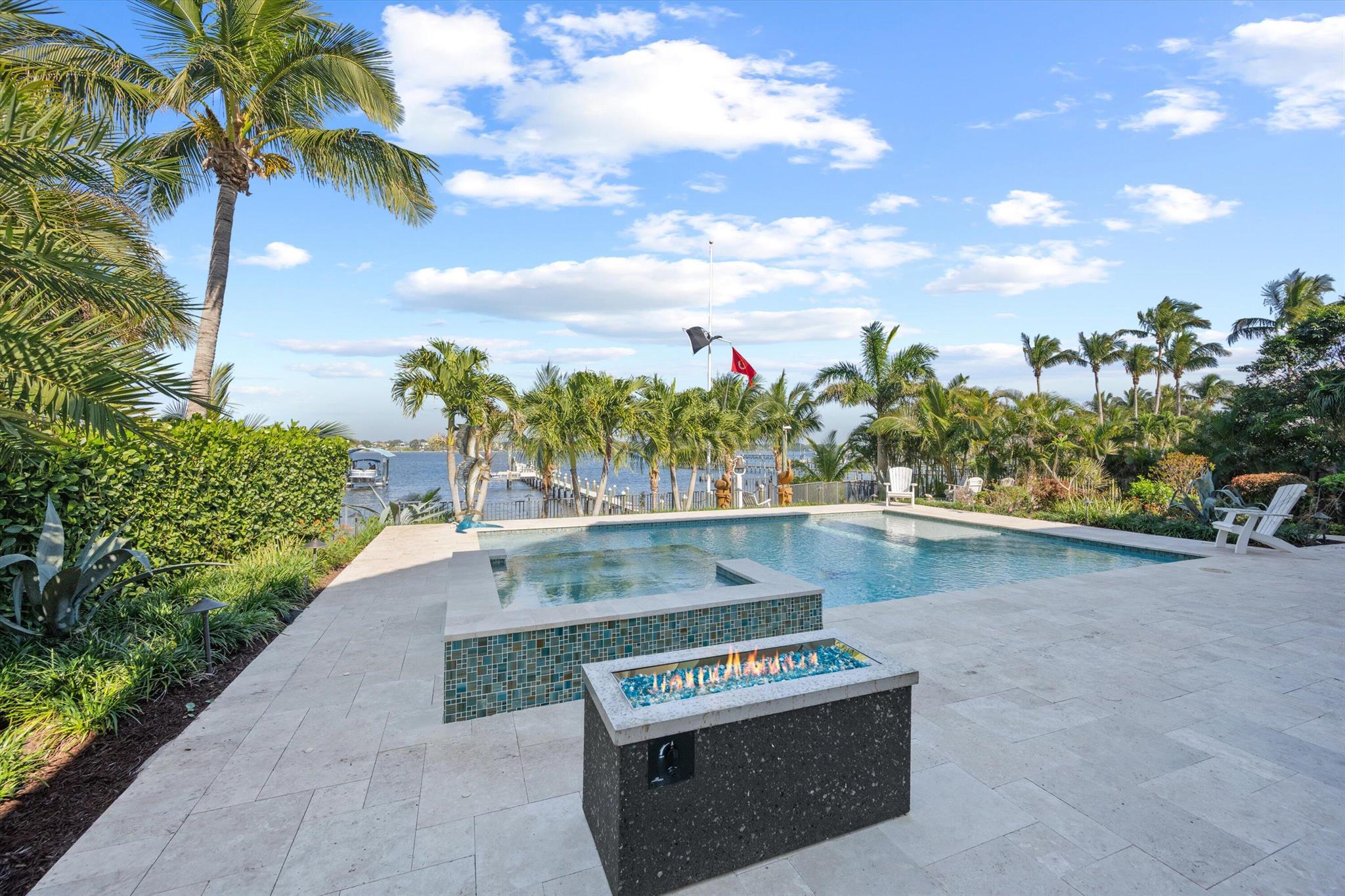 RIVERSIDE (AKA HOGGS) - Residential