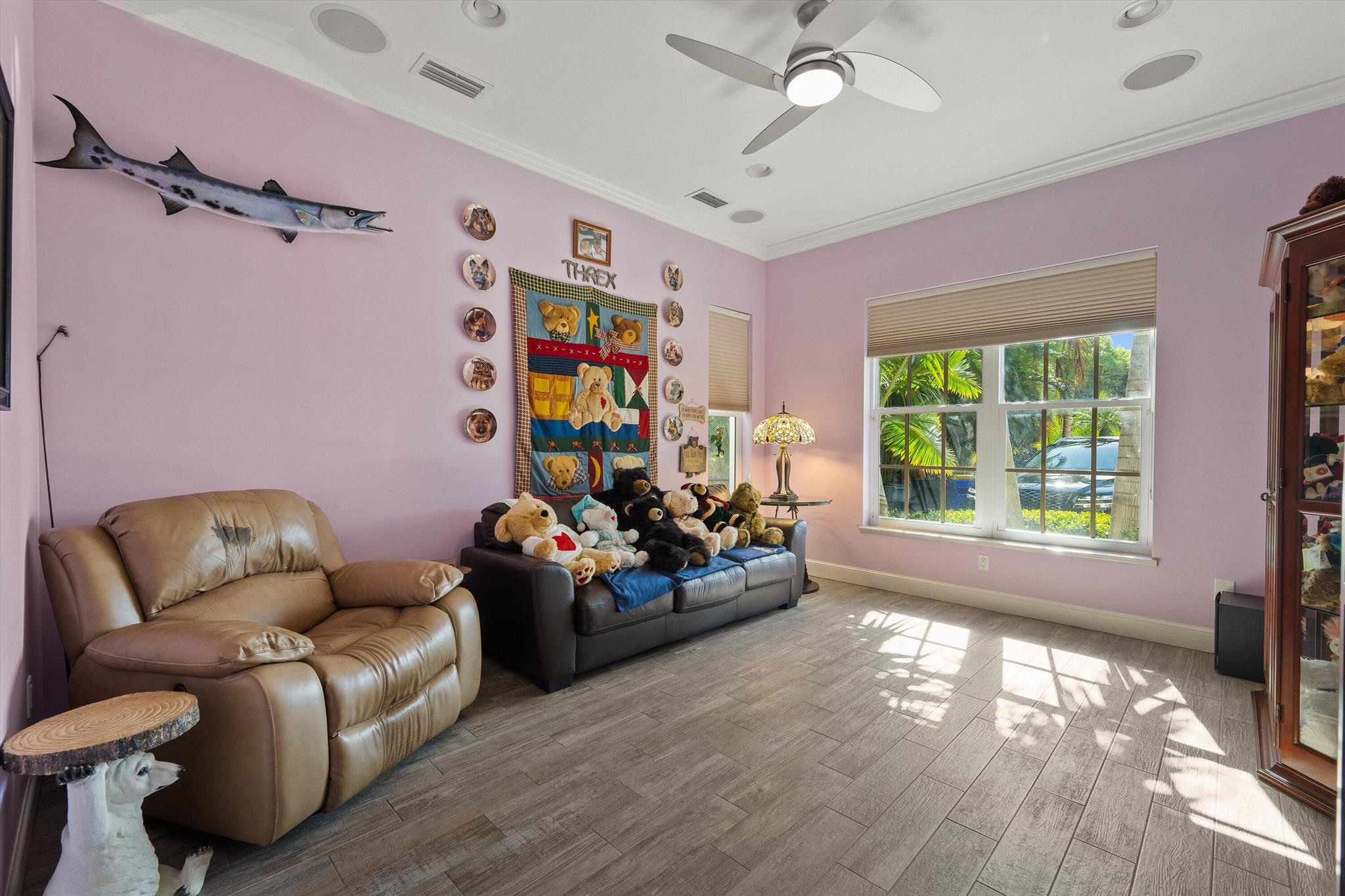 RIVERSIDE (AKA HOGGS) - Residential