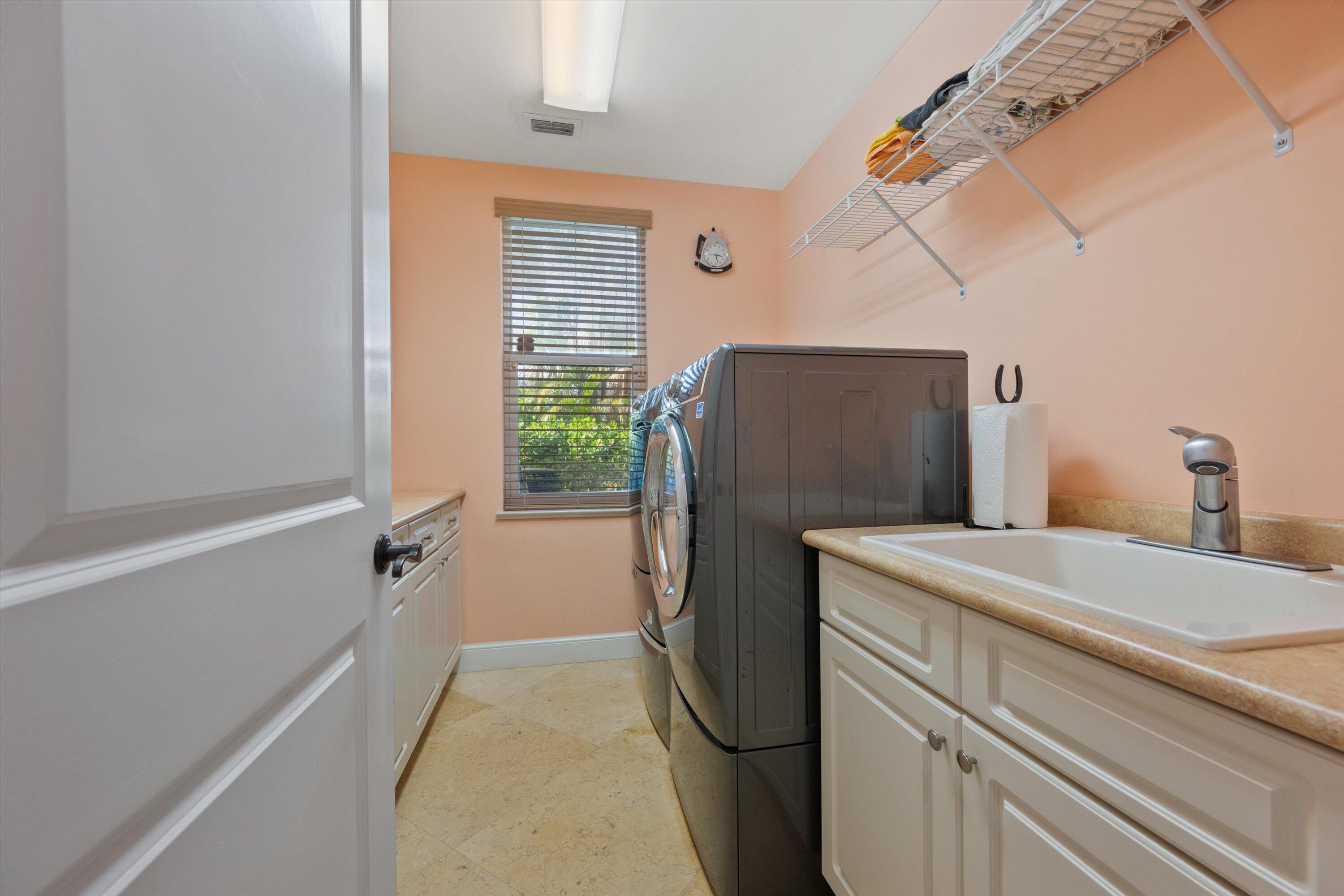 RIVERSIDE (AKA HOGGS) - Residential