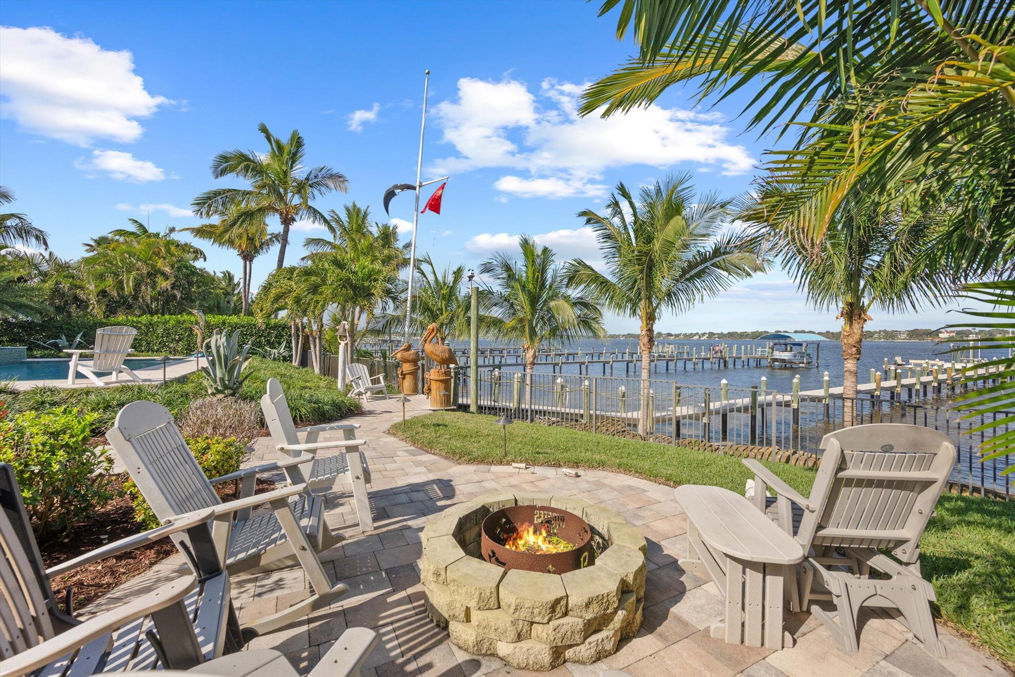 RIVERSIDE (AKA HOGGS) - Residential